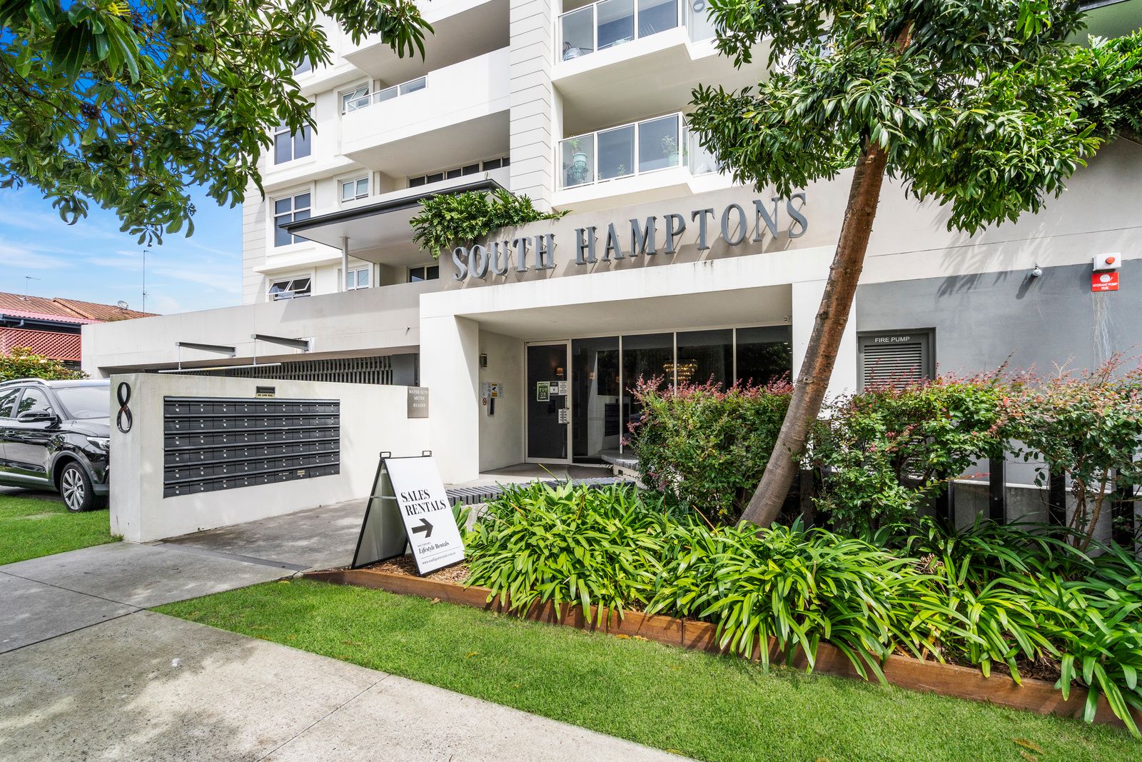 8 Waverley Street, Southport QLD 4215
