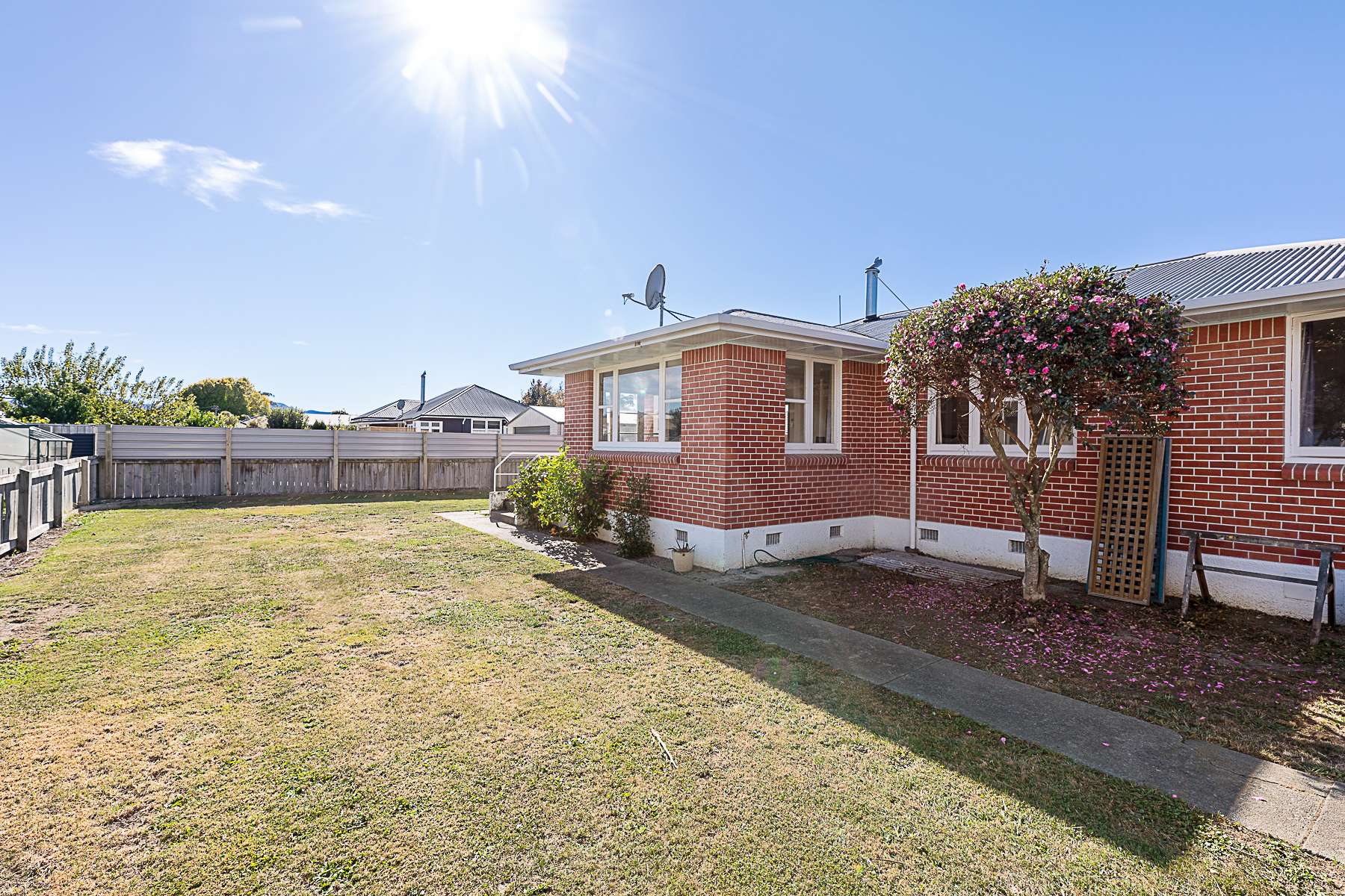 21 Holdaway Street photo 17