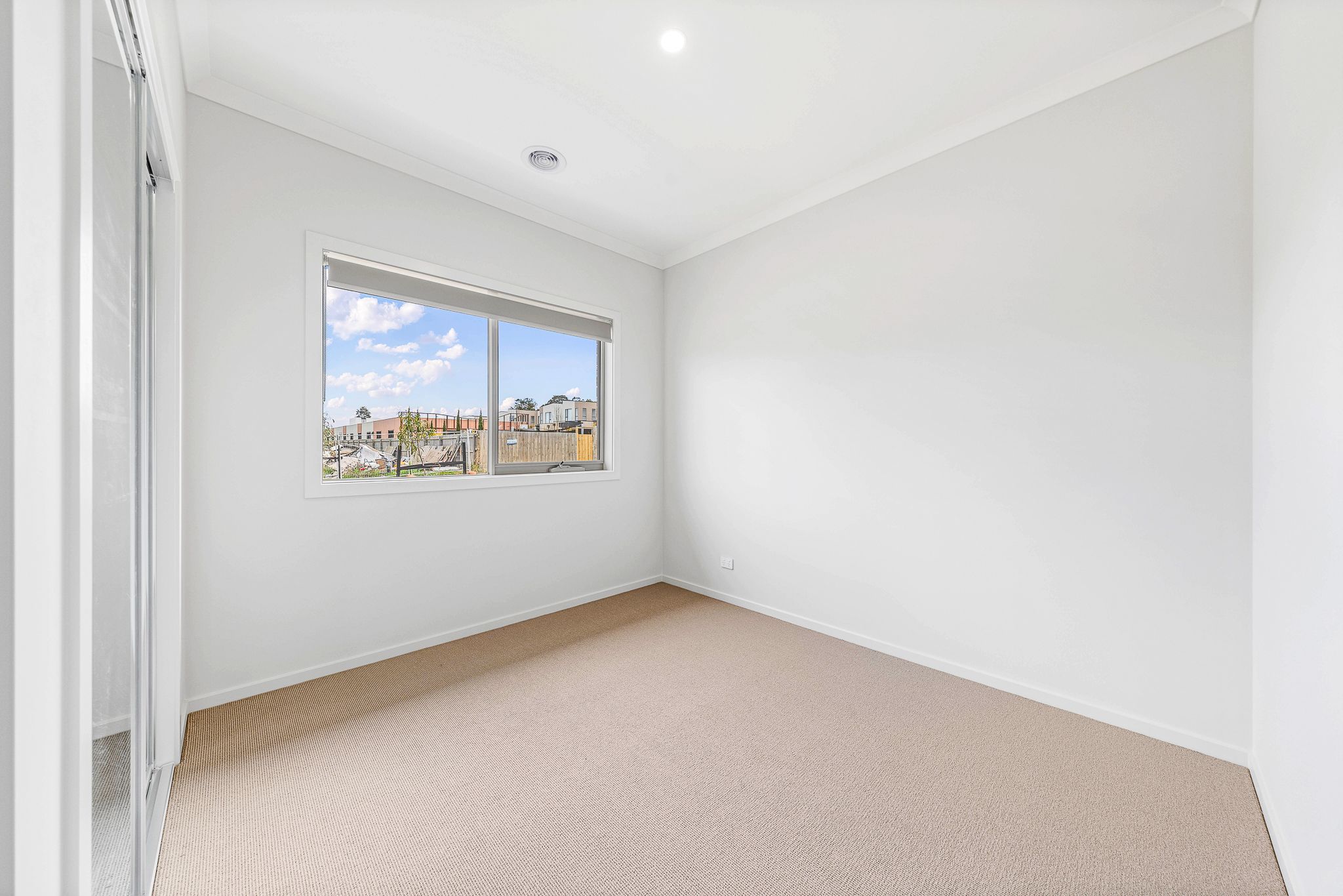 22 Everfair Crescent — photo 9 of 13