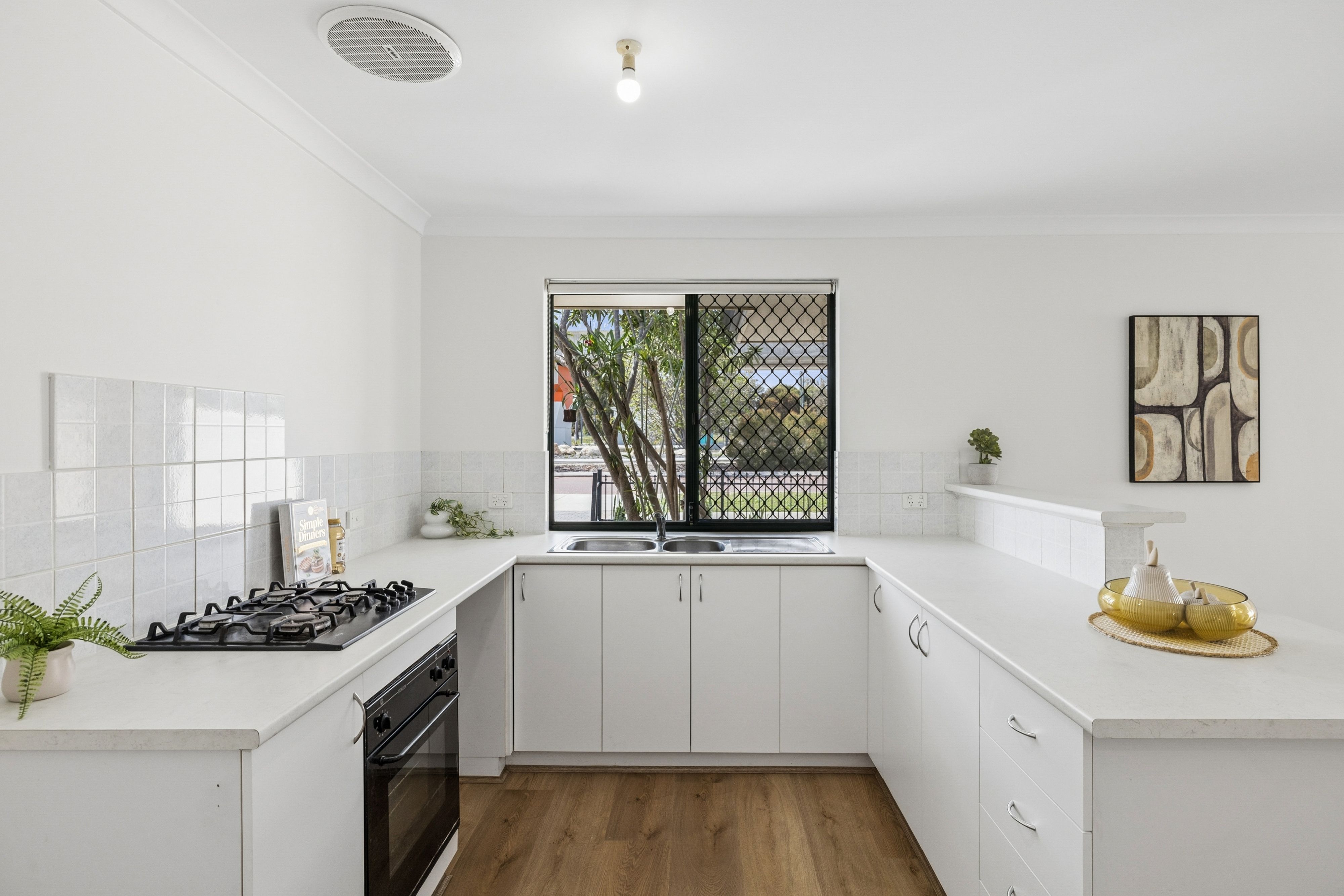1/205-207 Sevenoaks Street — photo 3 of 28