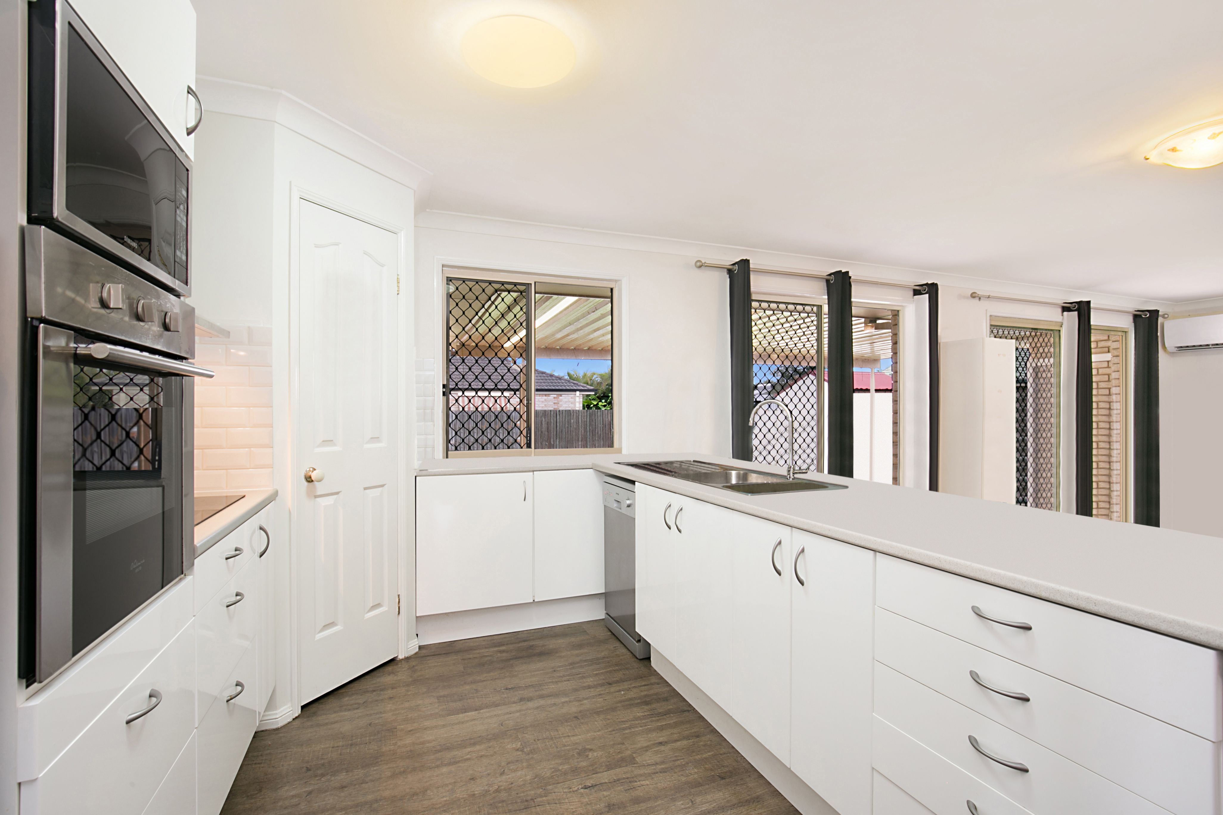 6 Dunne Court, Meadowbrook, QLD 4131