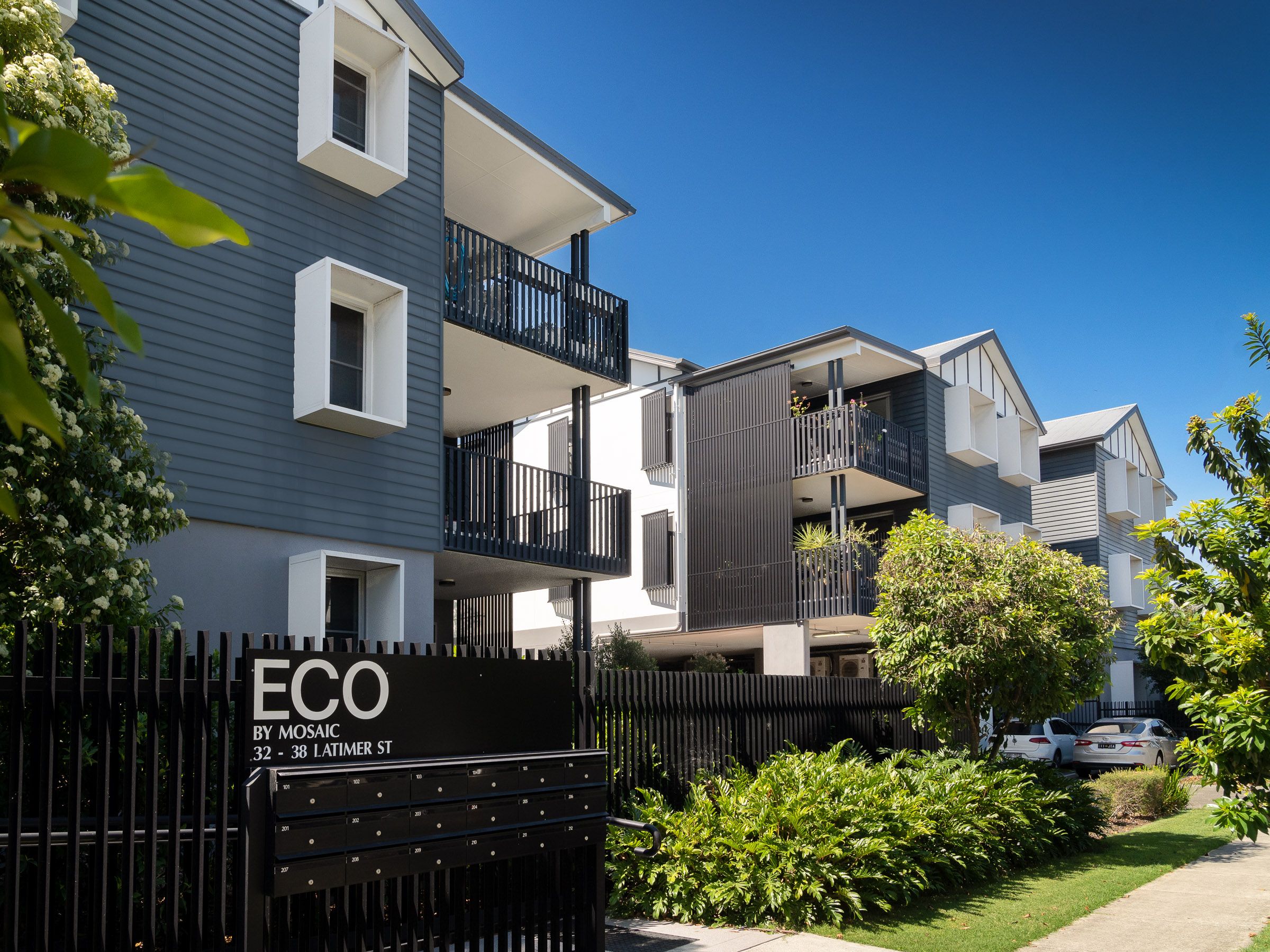 38 Latimer Street, Holland Park QLD 4121