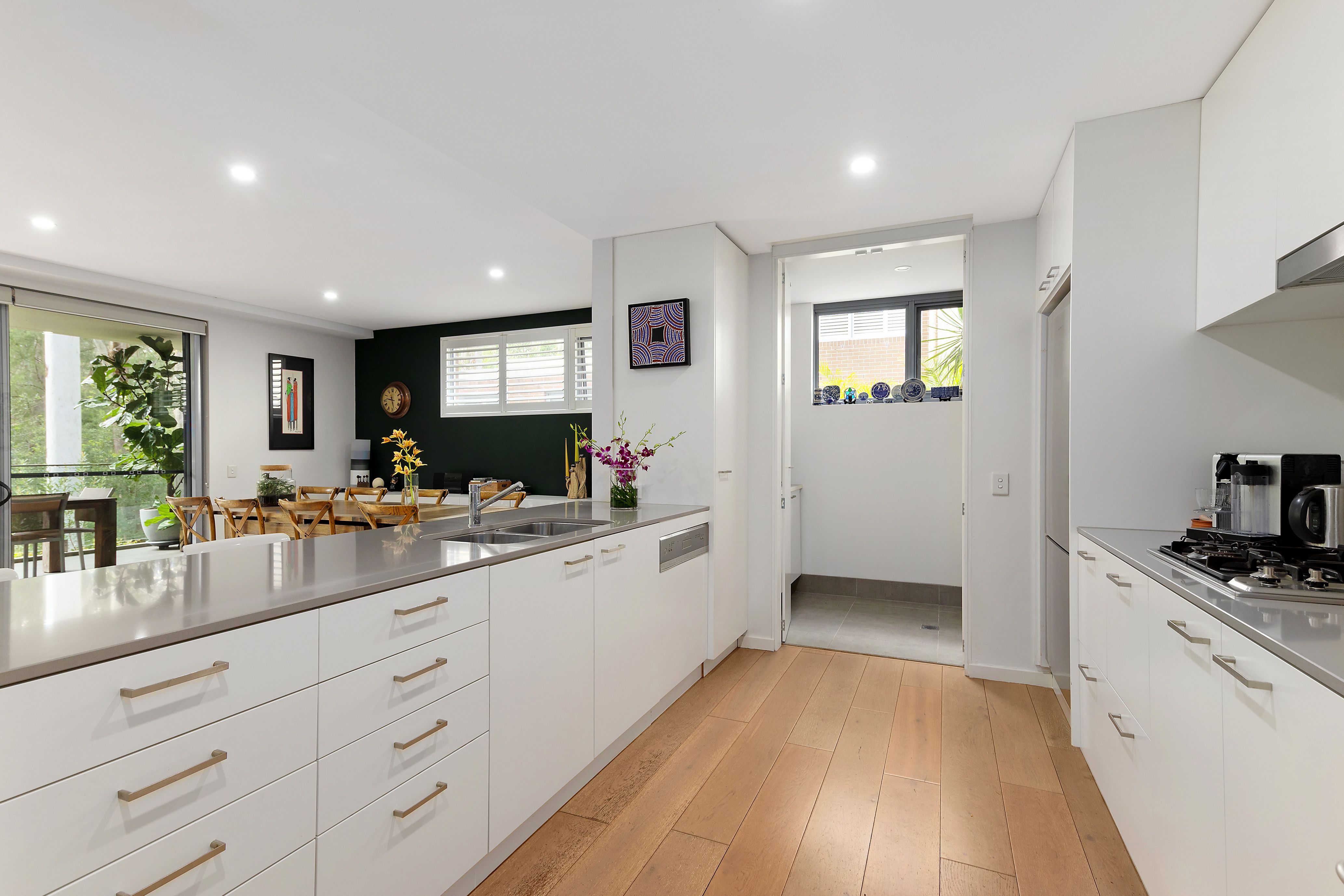 11/131-135 Mona Vale Road — photo 4 of 10