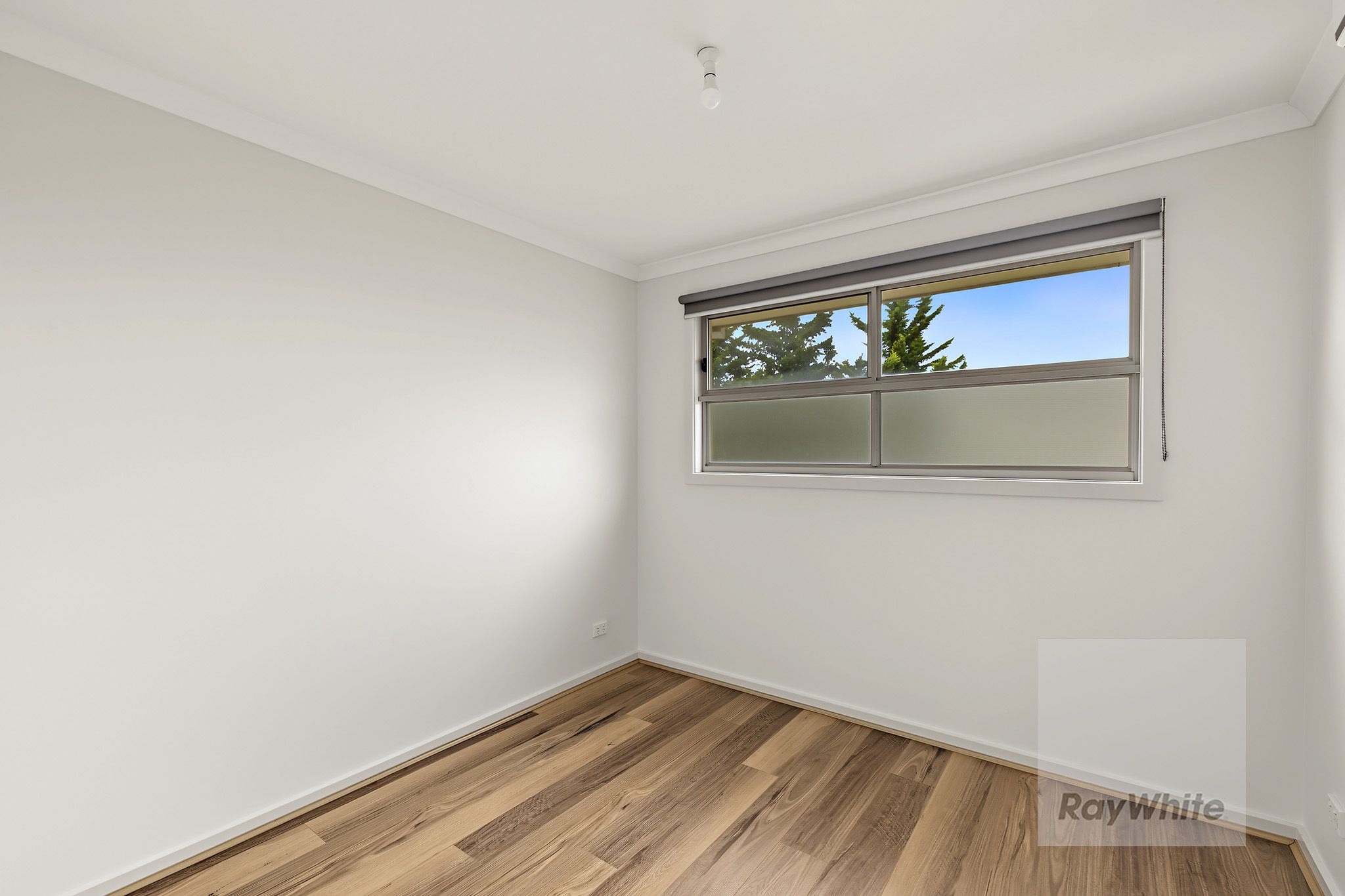 10 Erskine Way — photo 5 of 17