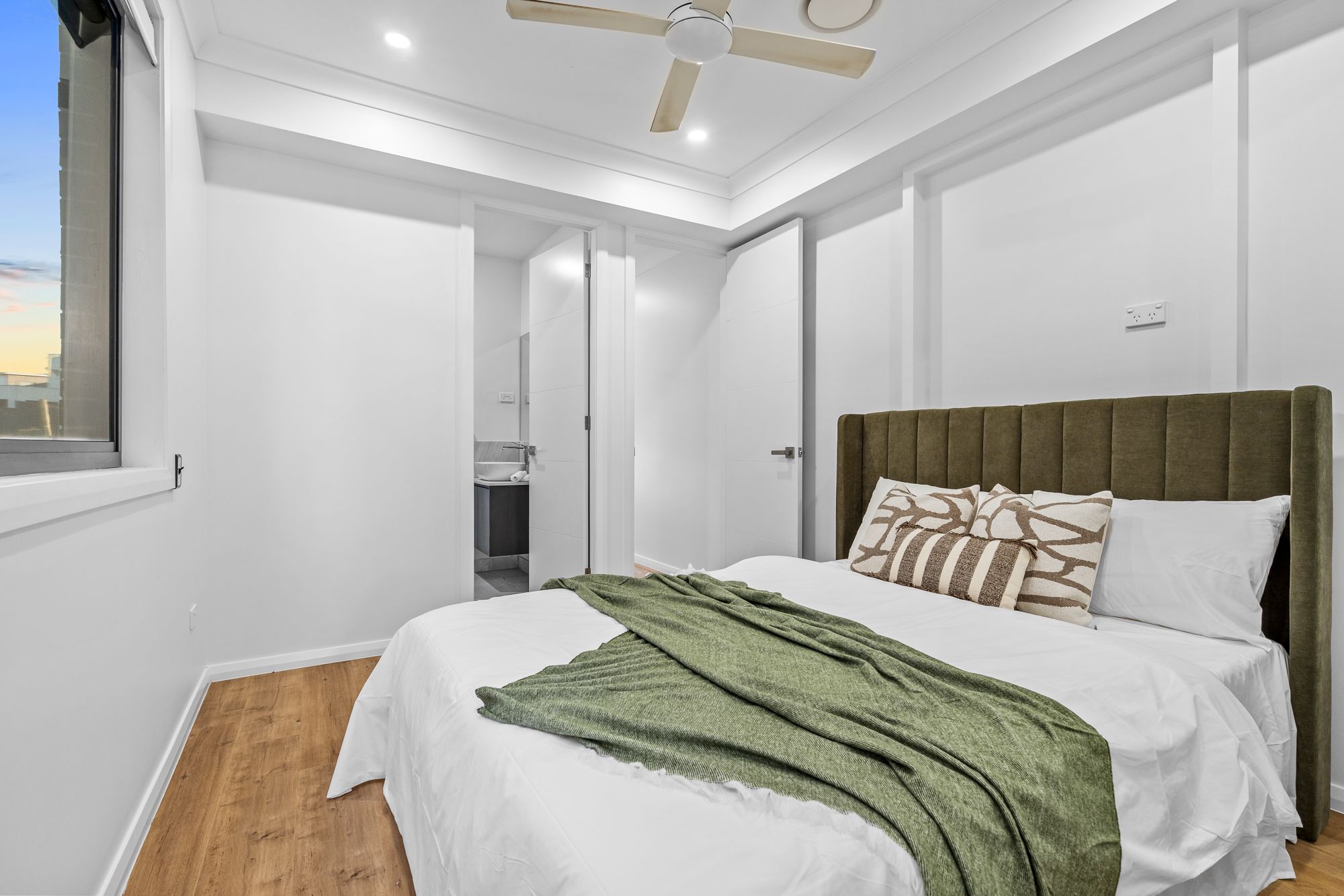 35 Tarcoola Drive (GABLES ) — photo 10 of 21