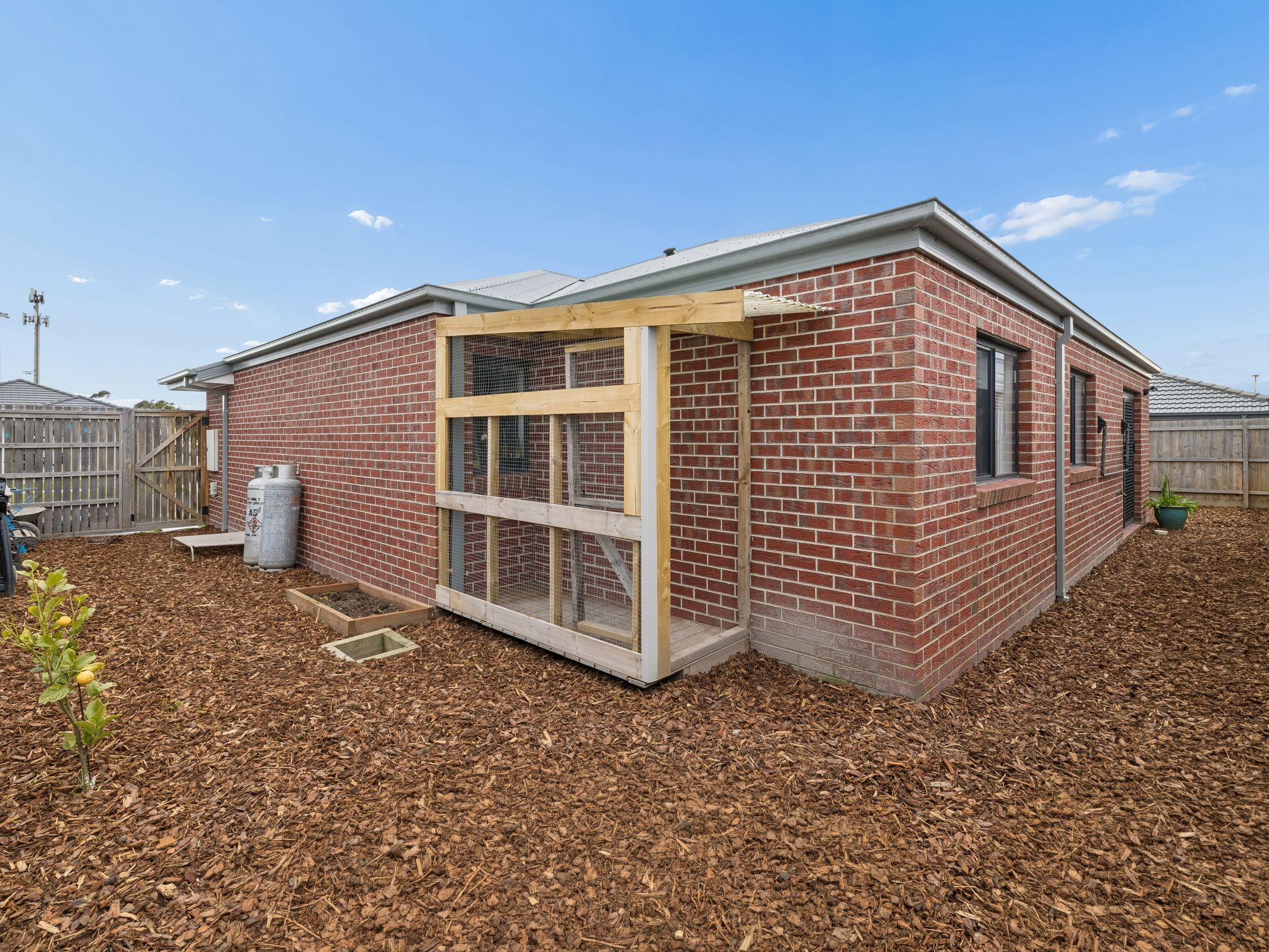15 Furlong Crescent — photo 13 of 18