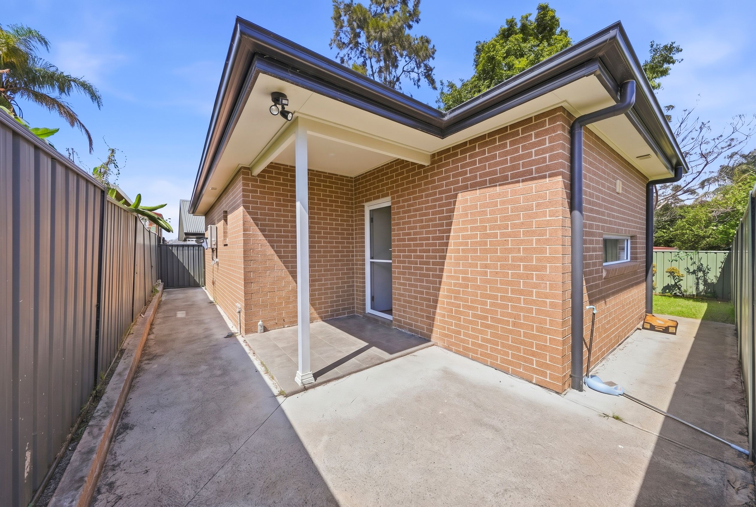 171 Carlingford Road — photo 13 of 17