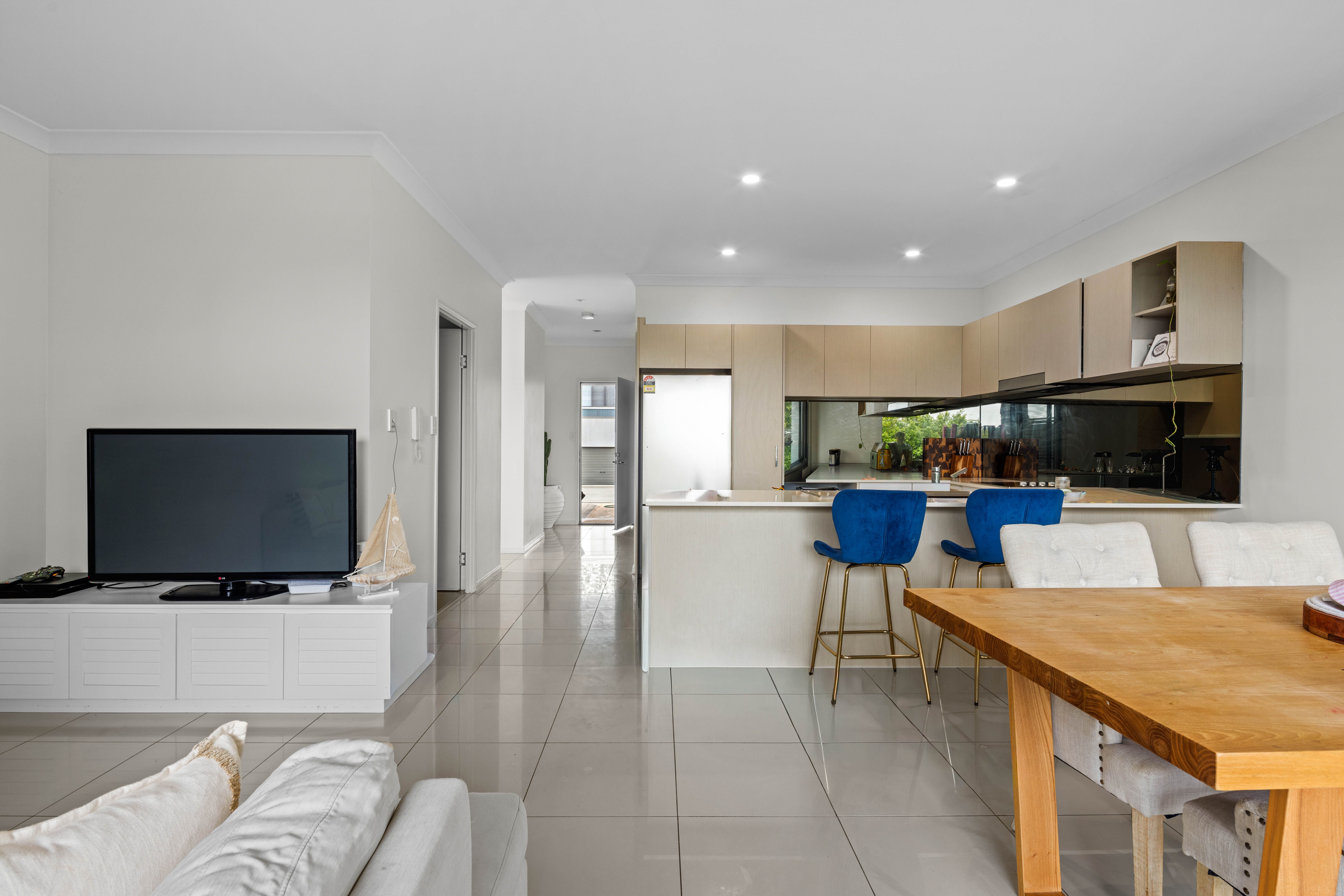 11/430 Pine Ridge Road, Coombabah, QLD 4216