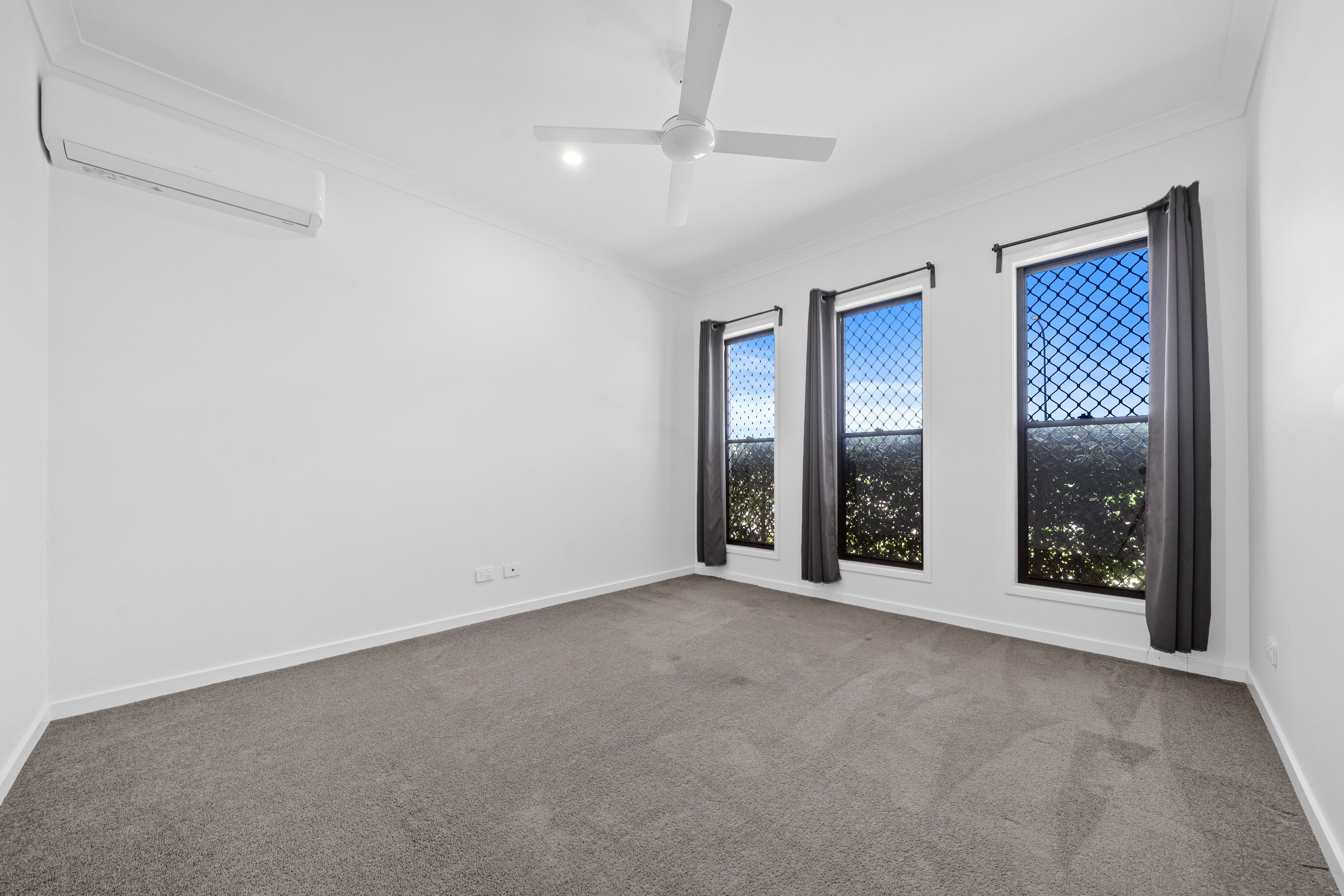 105 Pebble Creek Way, South Maclean, QLD 4280