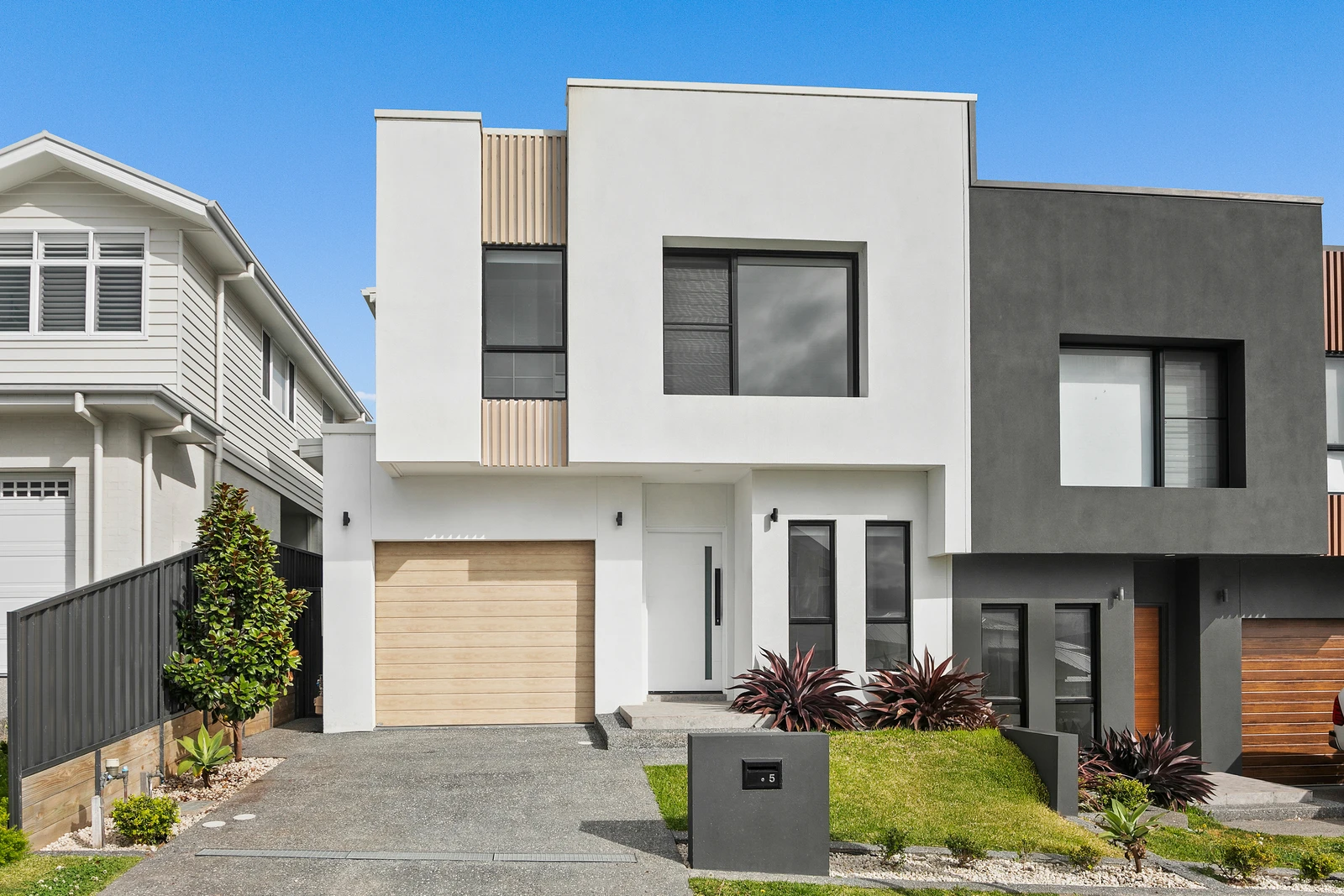 5 Celestial Avenue, Dunmore, NSW 2529