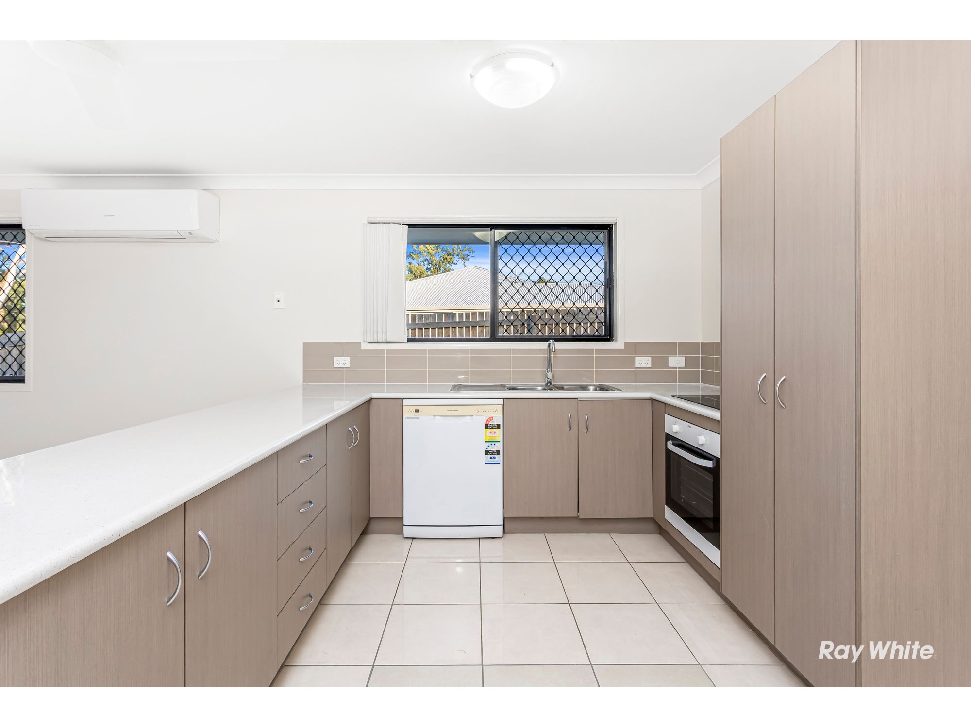 2/103 Bottlebrush Drive, Lammermoor, QLD 4703
