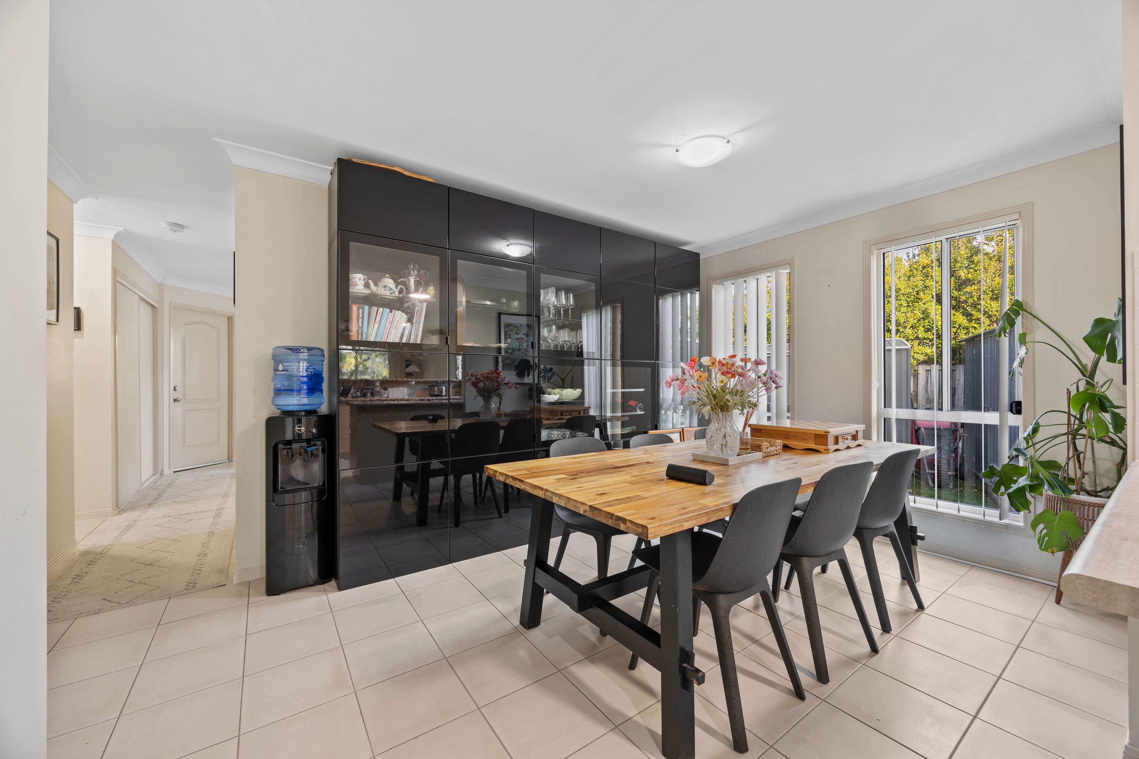 7 Solitaire Place — photo 4 of 23