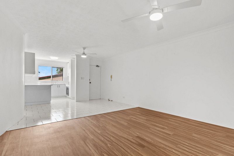 1/26 Longlands Street — photo 3 of 11