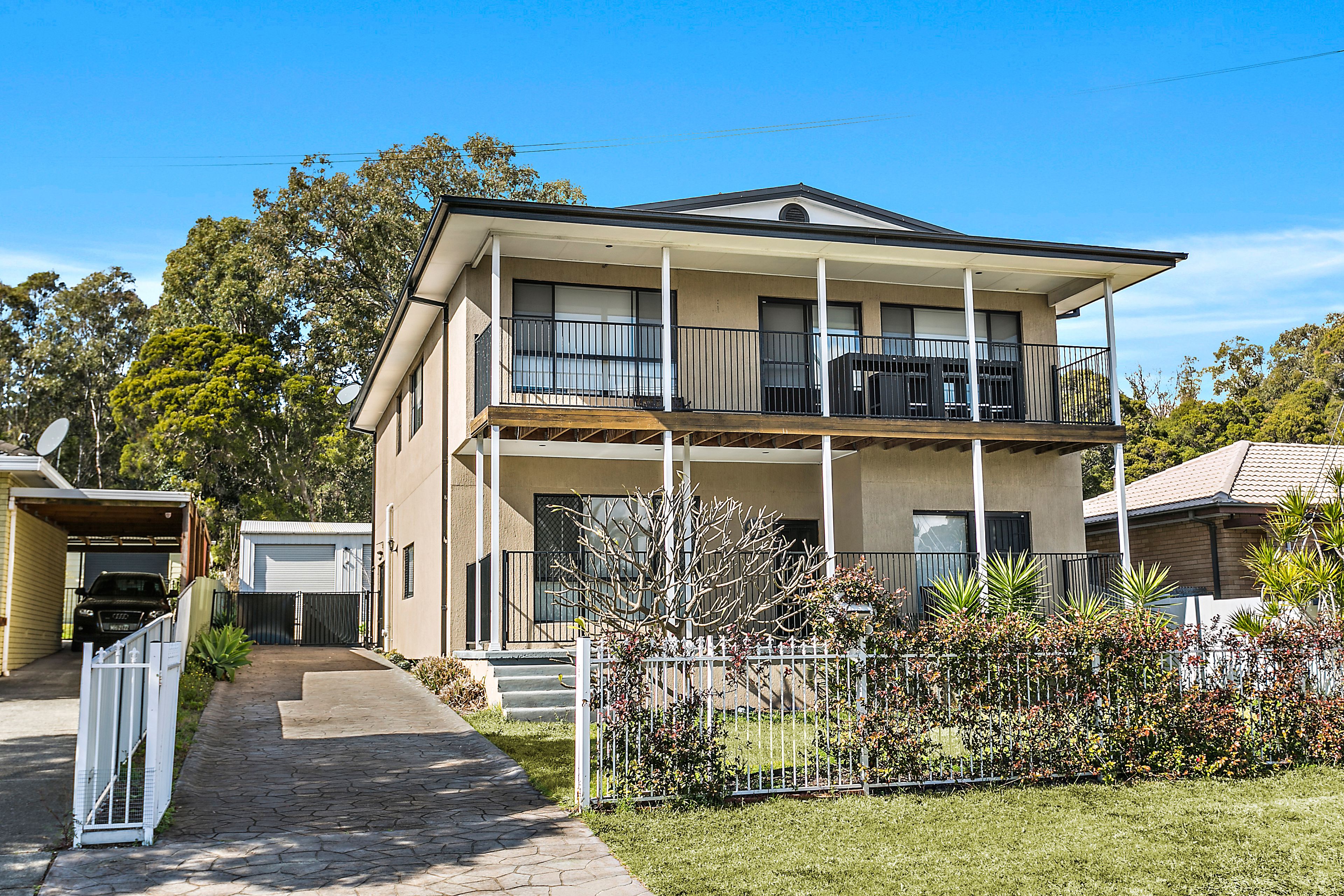 88 Lake Entrance Road