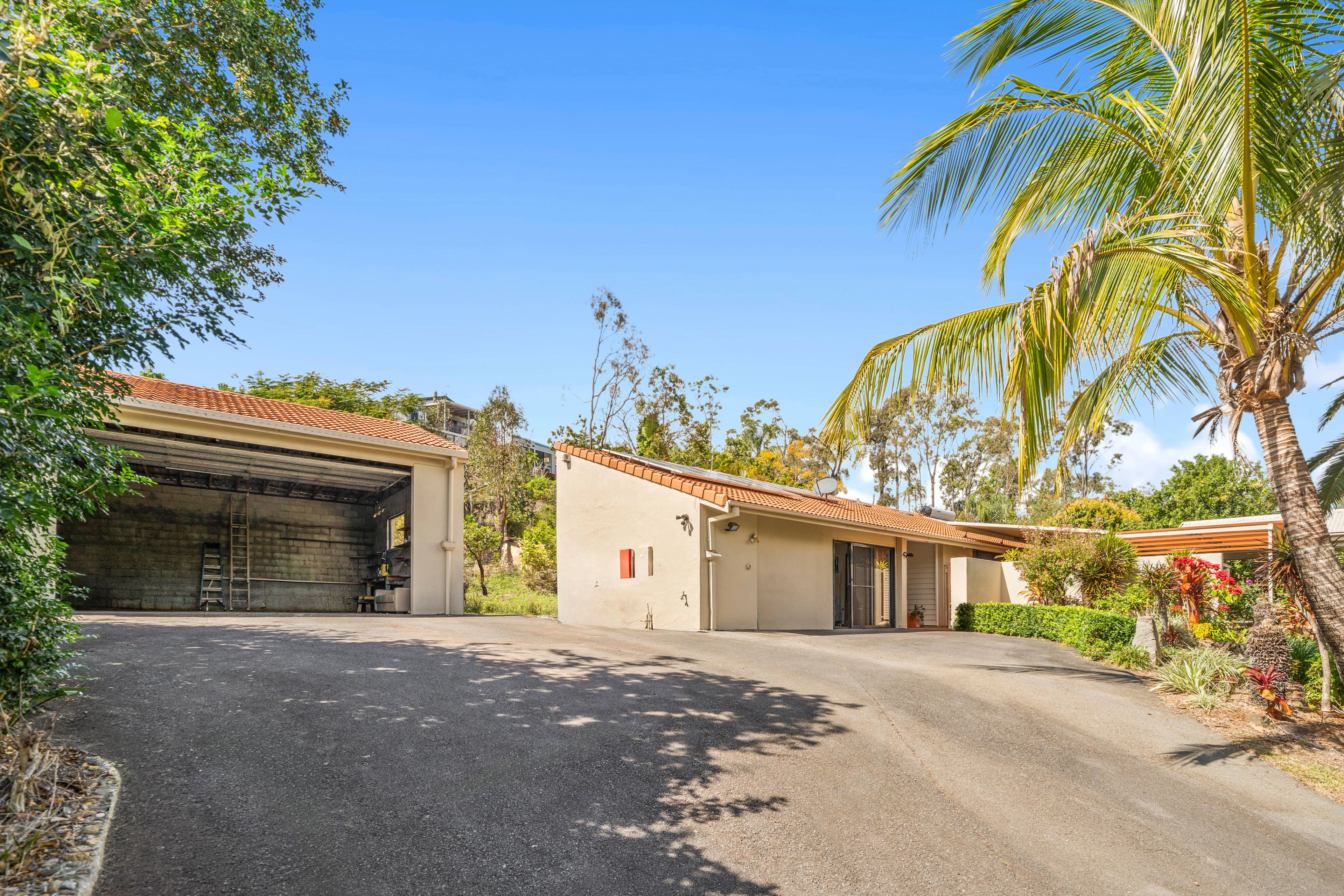 41 Helensvale Road — photo 3 of 30