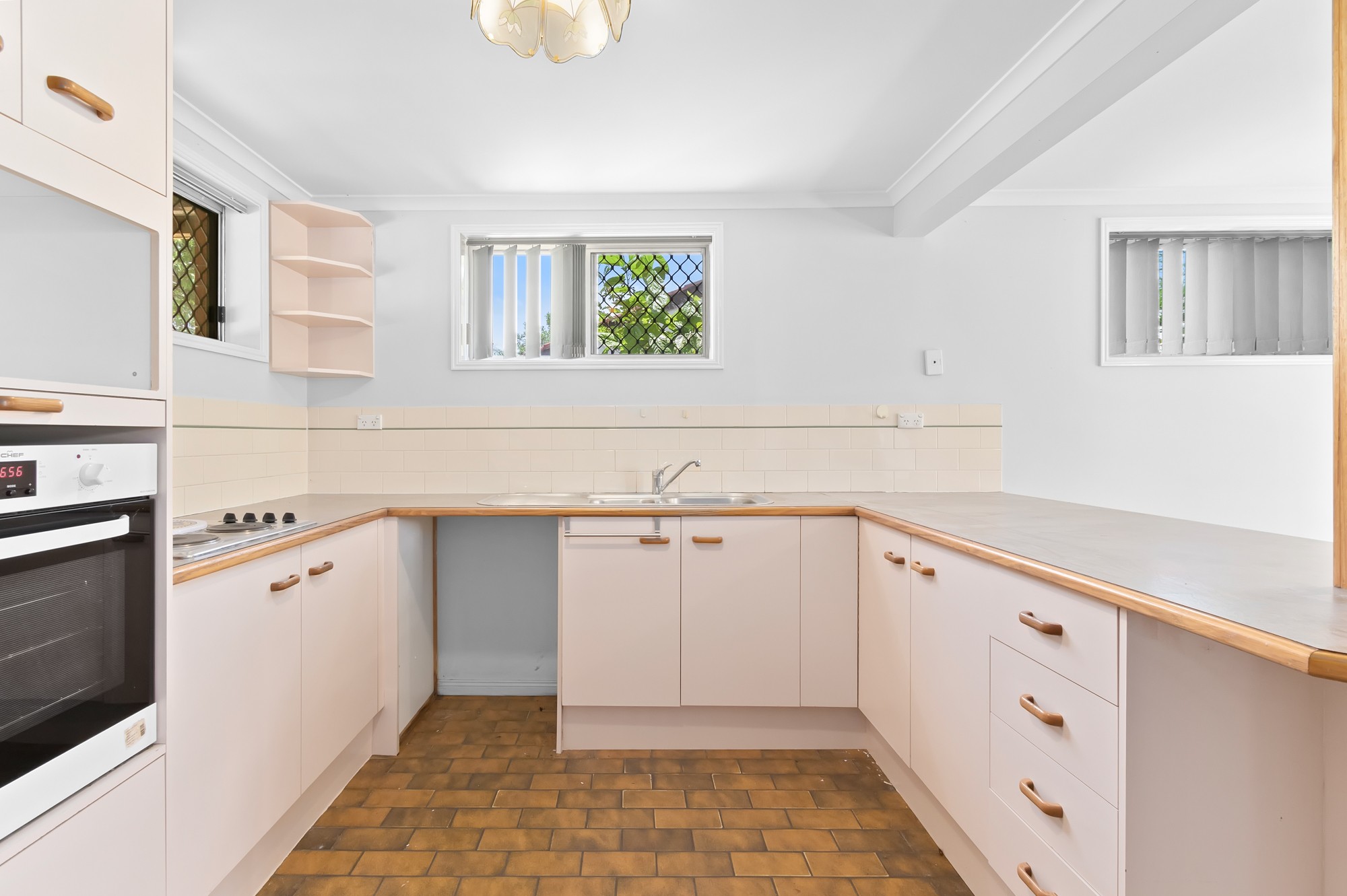 1864 Creek Road, Cannon Hill, QLD 4170