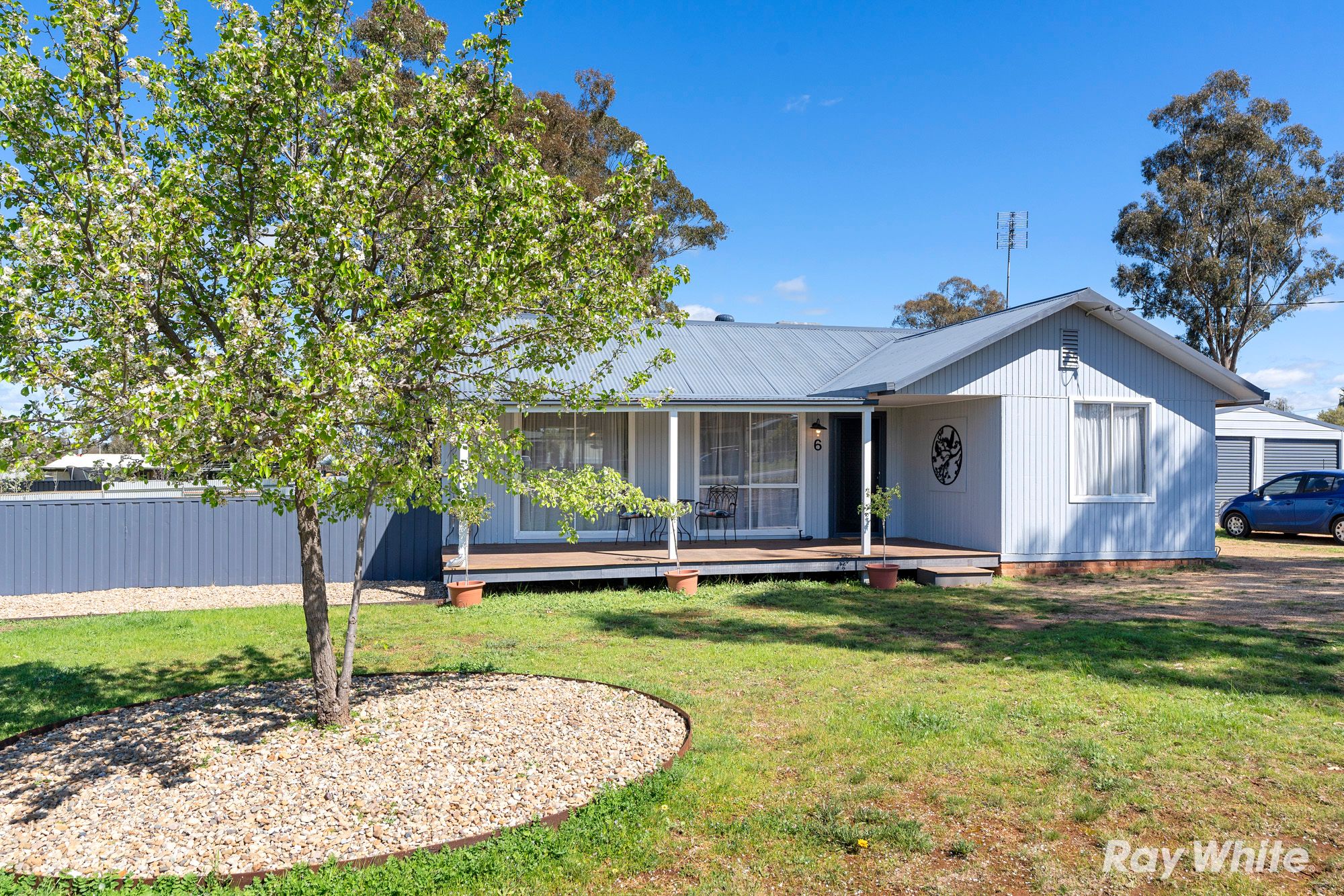 6-8 Bruce Street South, Coolamon, NSW 2701