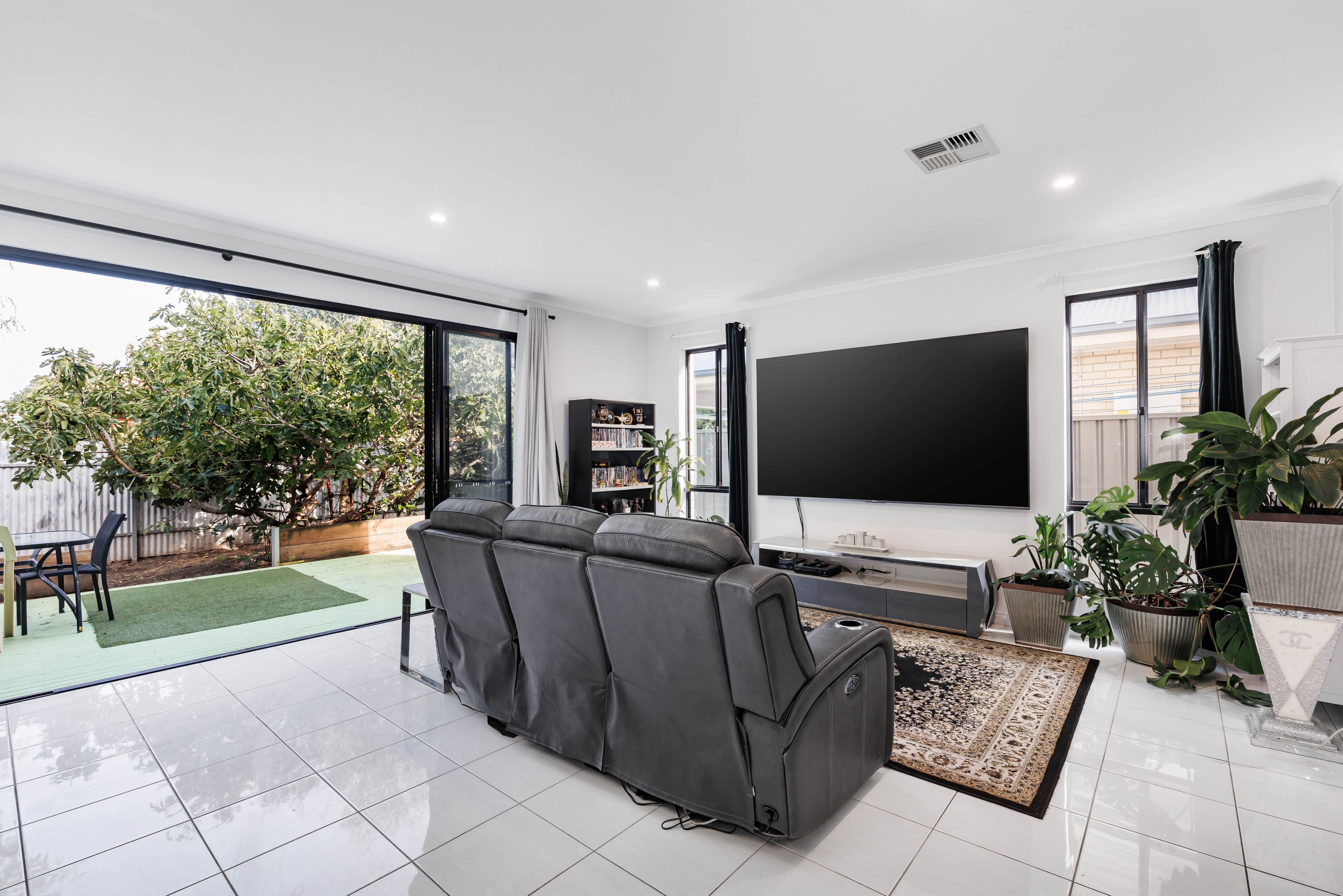 61 Hawson Avenue — photo 9 of 23