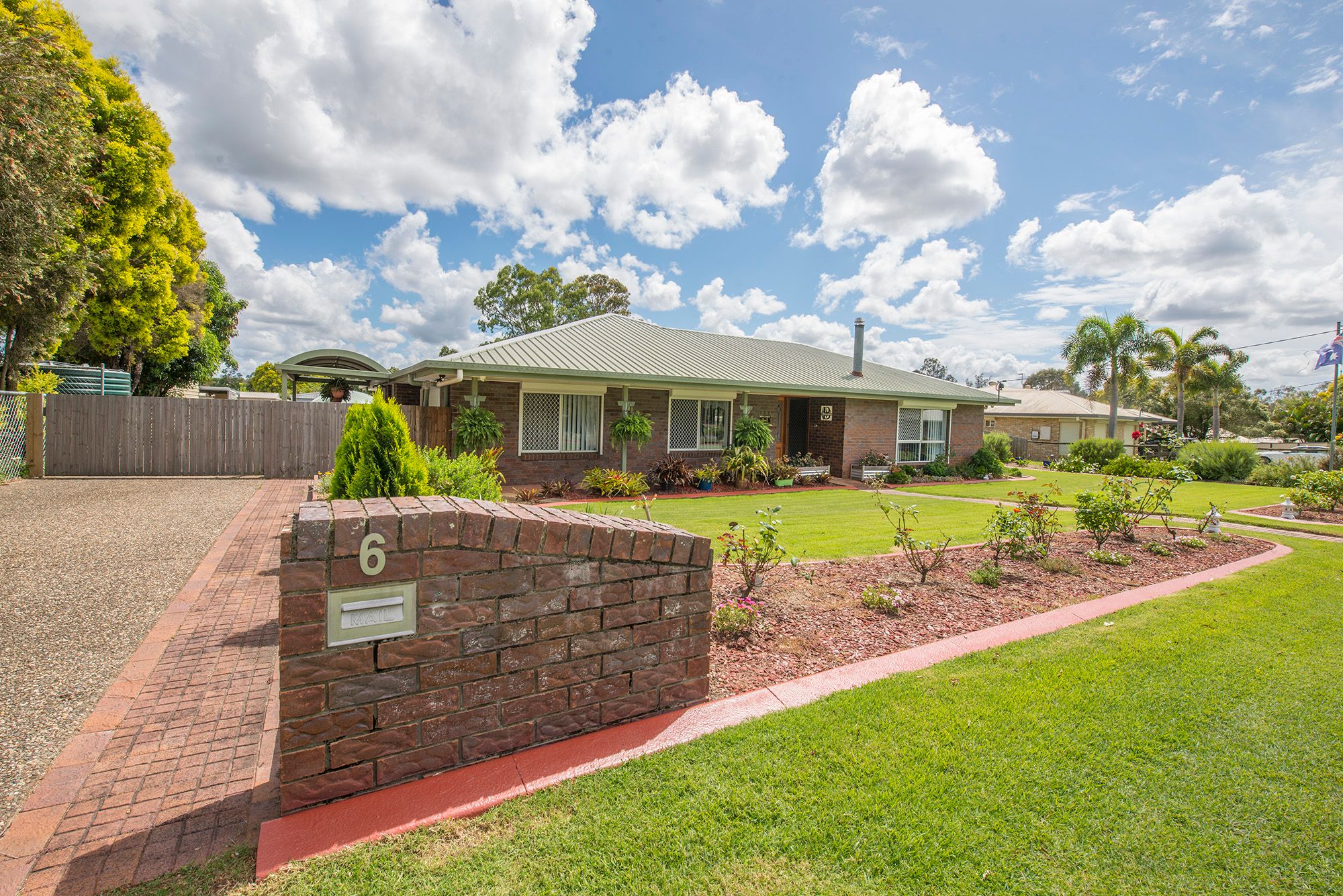 6 Eucalyptus Place, Walloon, QLD 4306