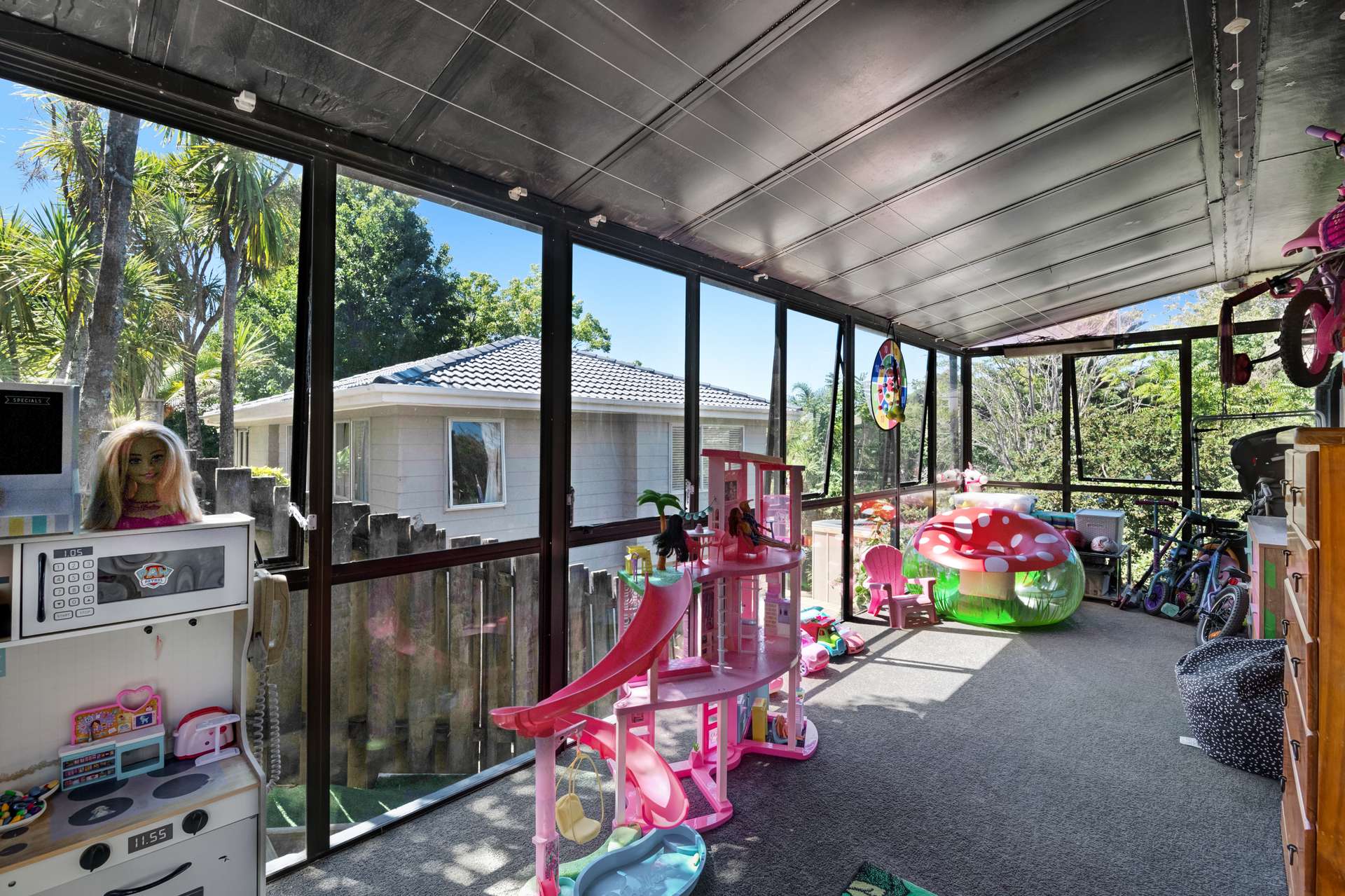 12 Airey Place photo 17