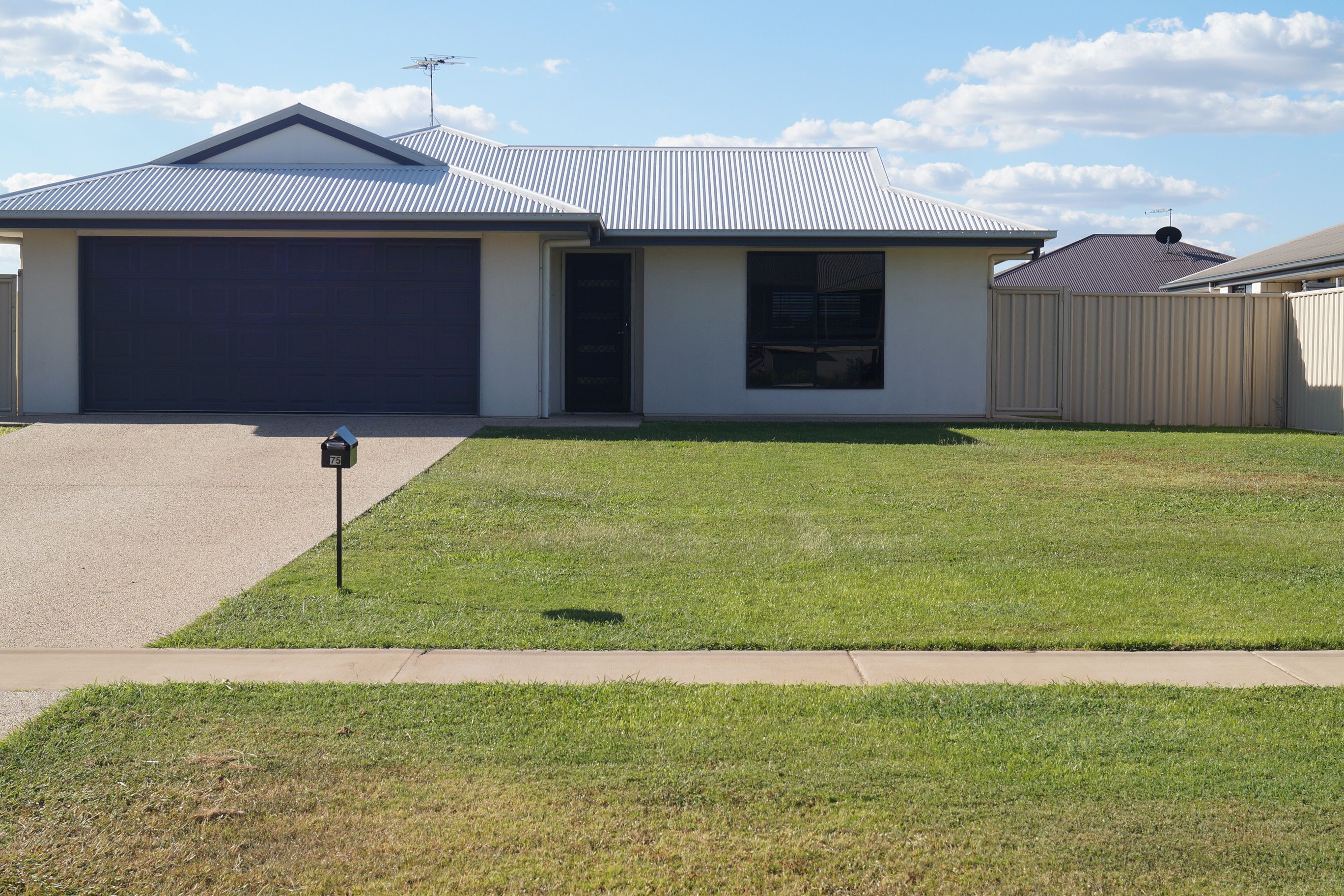 75 Loch Street, Emerald QLD 4720