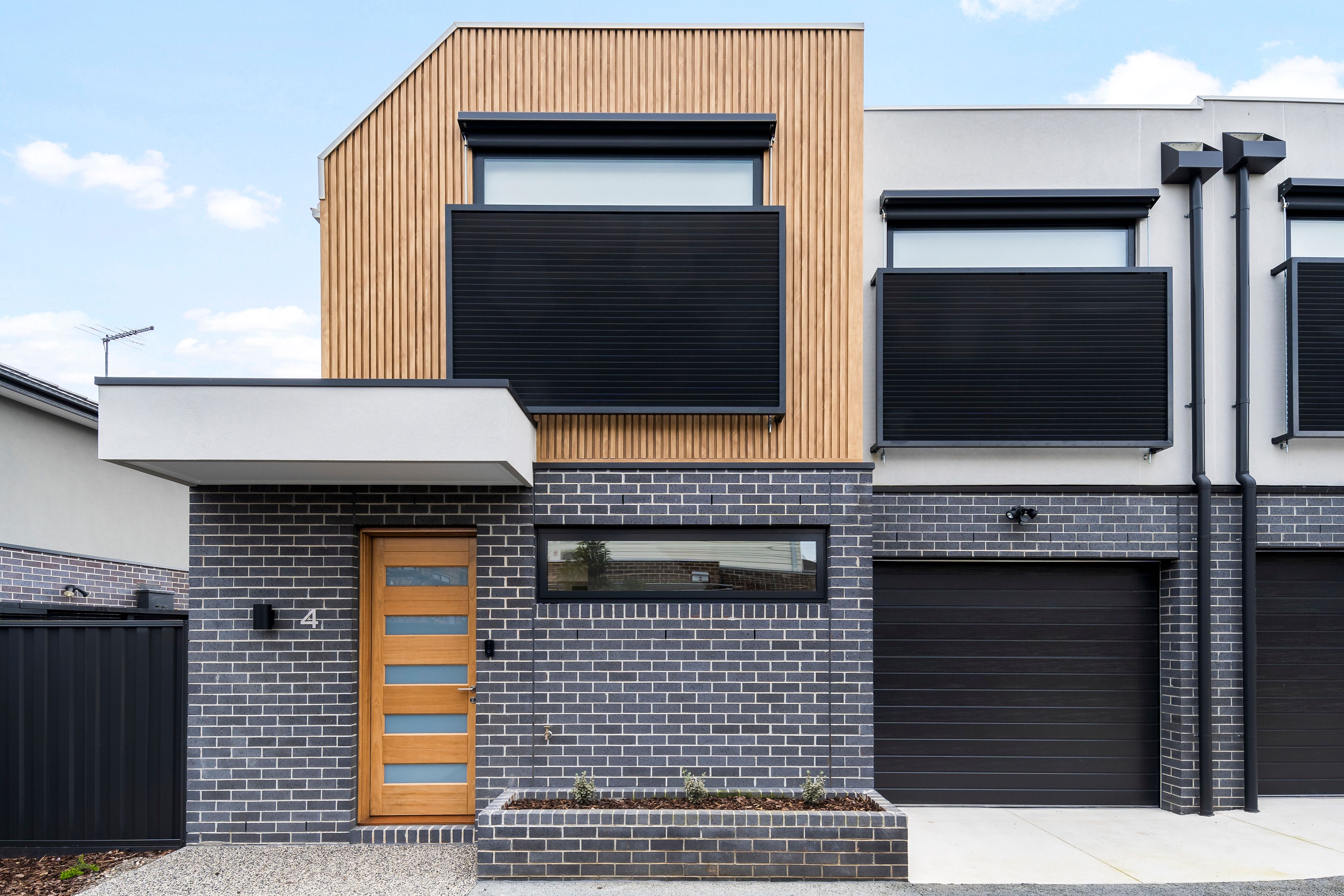 2/87 Park Street — photo from Ray White Pascoe Vale