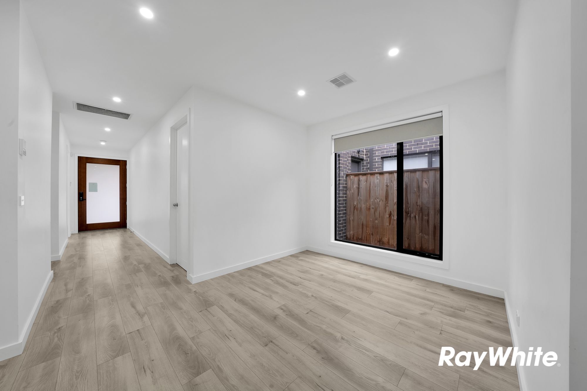 24 Byron Street — photo 5 of 19