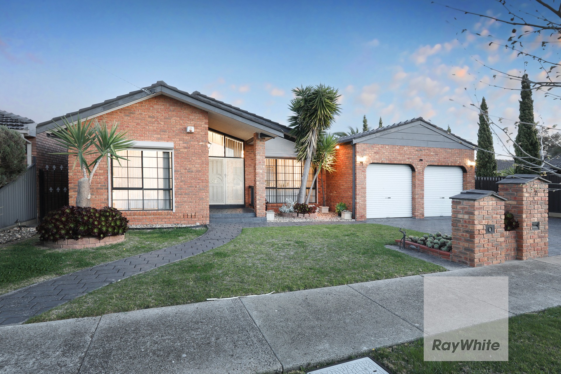 2 Clifton Road, Greenvale, VIC 3059