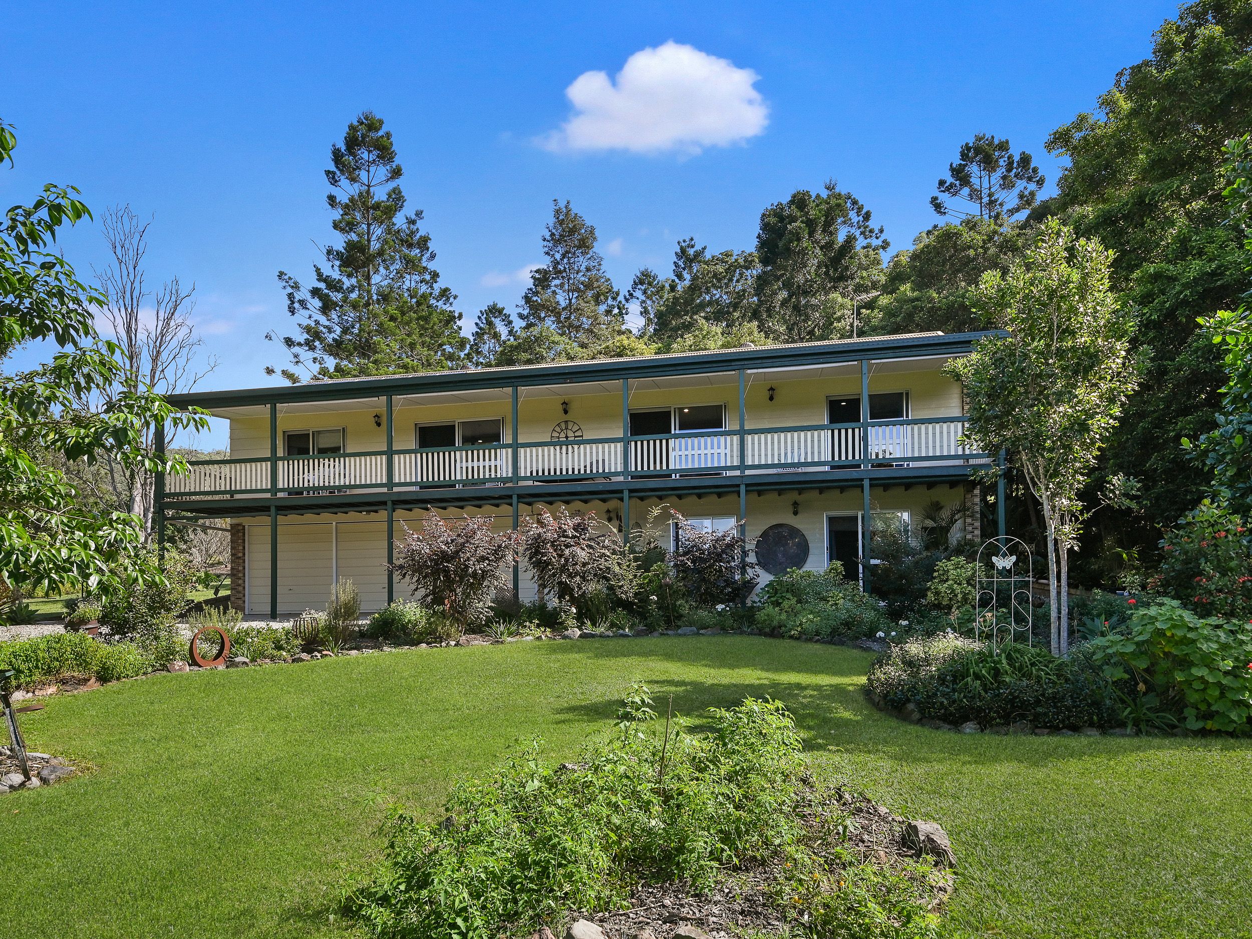 8 Kirk Road, Cedar Creek QLD 4520