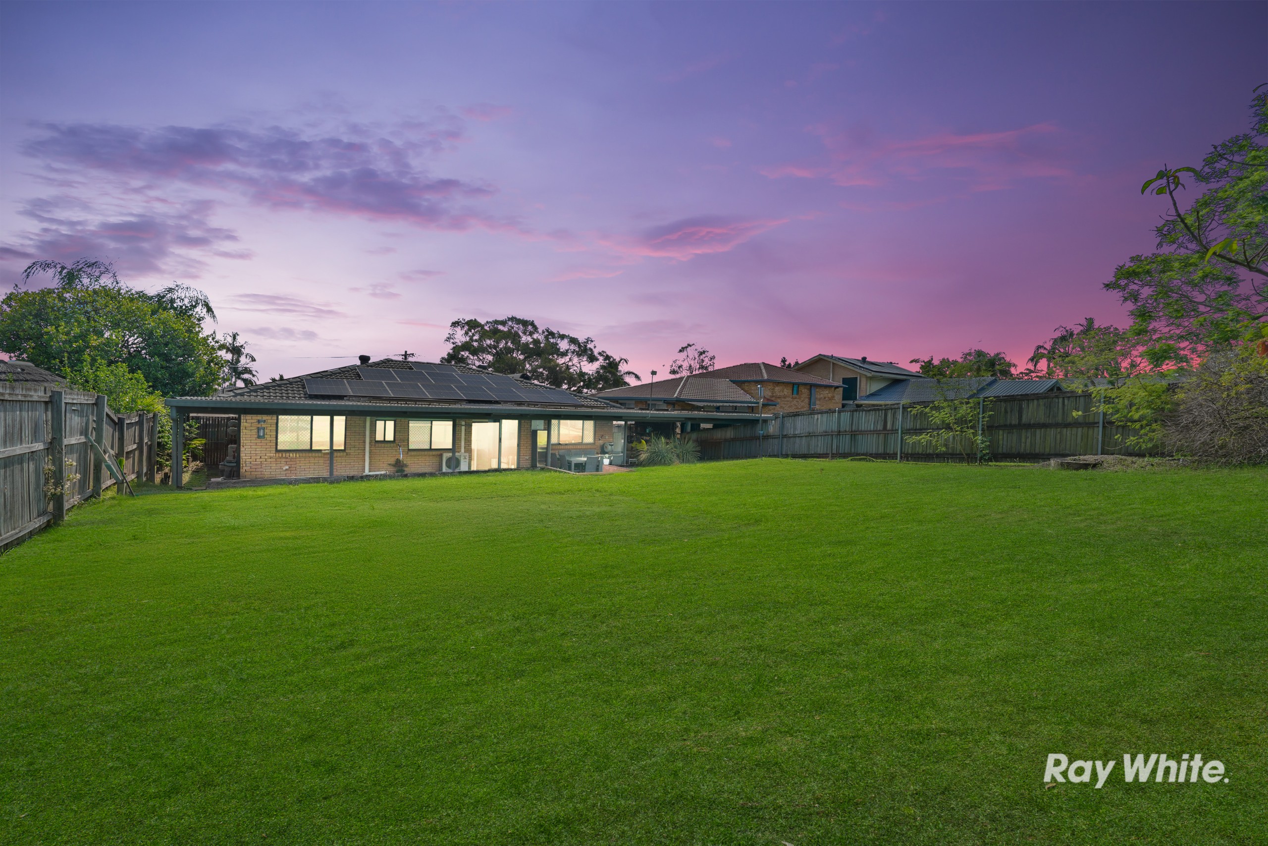 15 Bradley Street, Springwood, QLD 4127