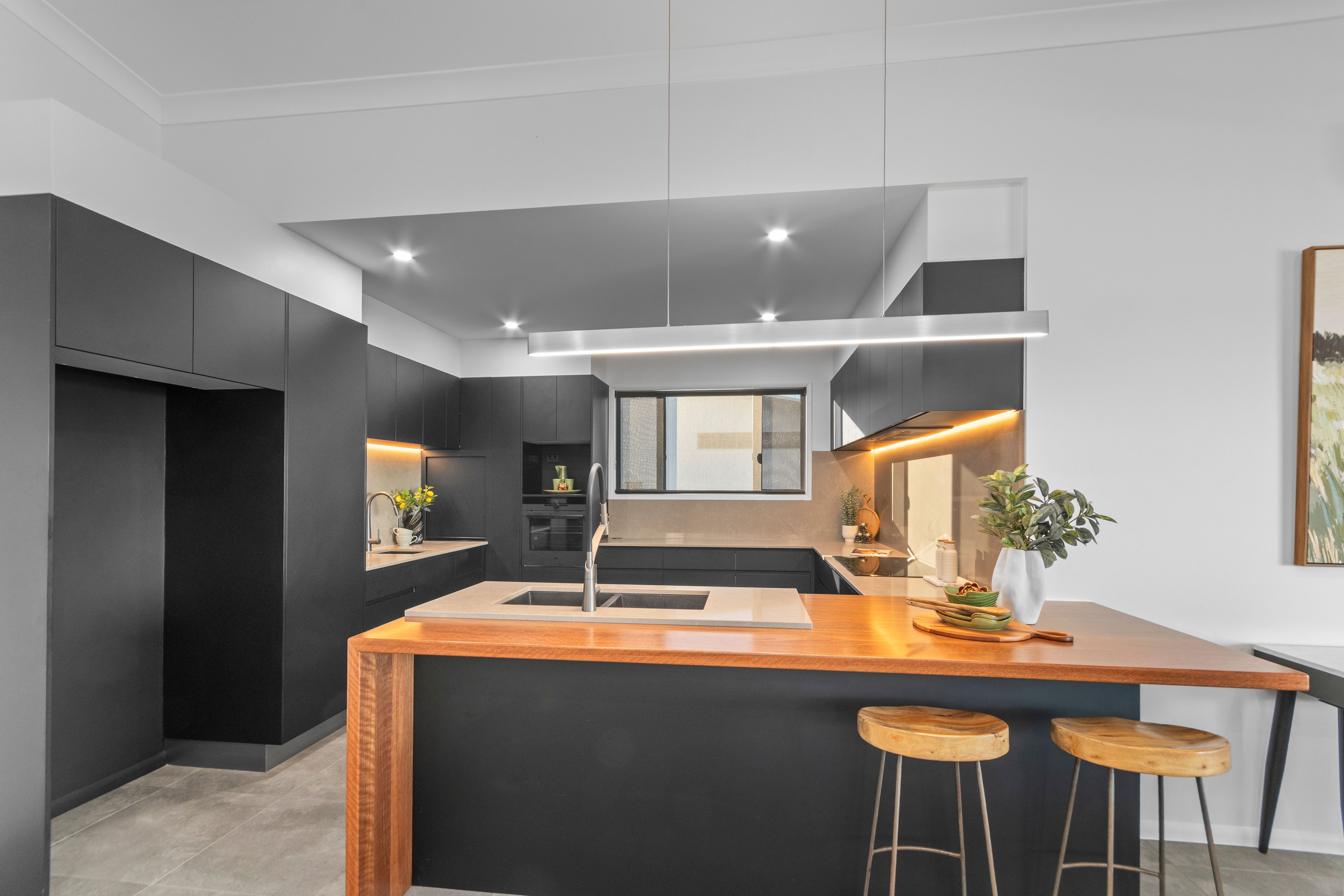 5 Bray Court, Bushland Beach, QLD 4818