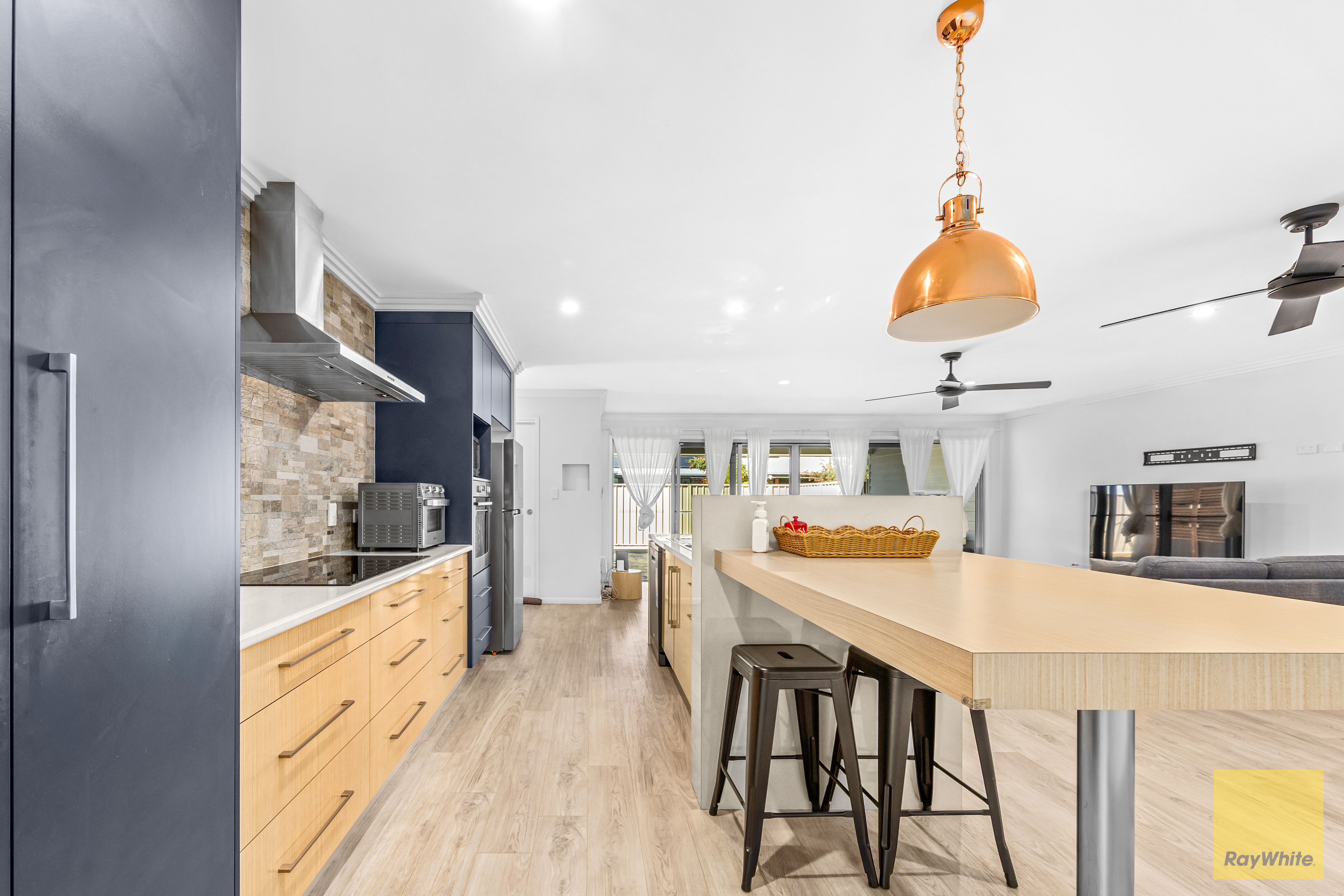 2/10 Milliken Street — photo 3 of 25