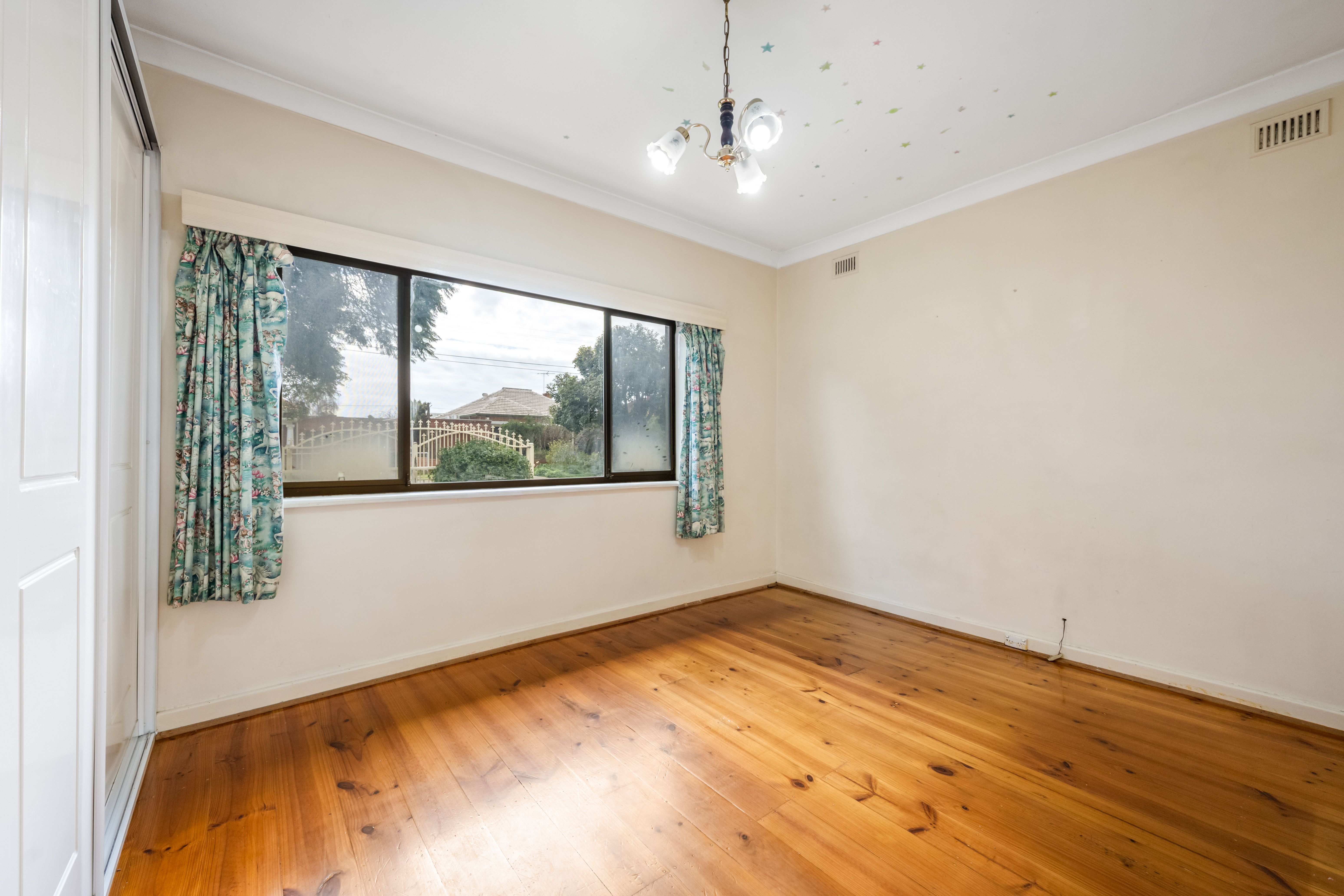 11 Packard Avenue — photo 8 of 19