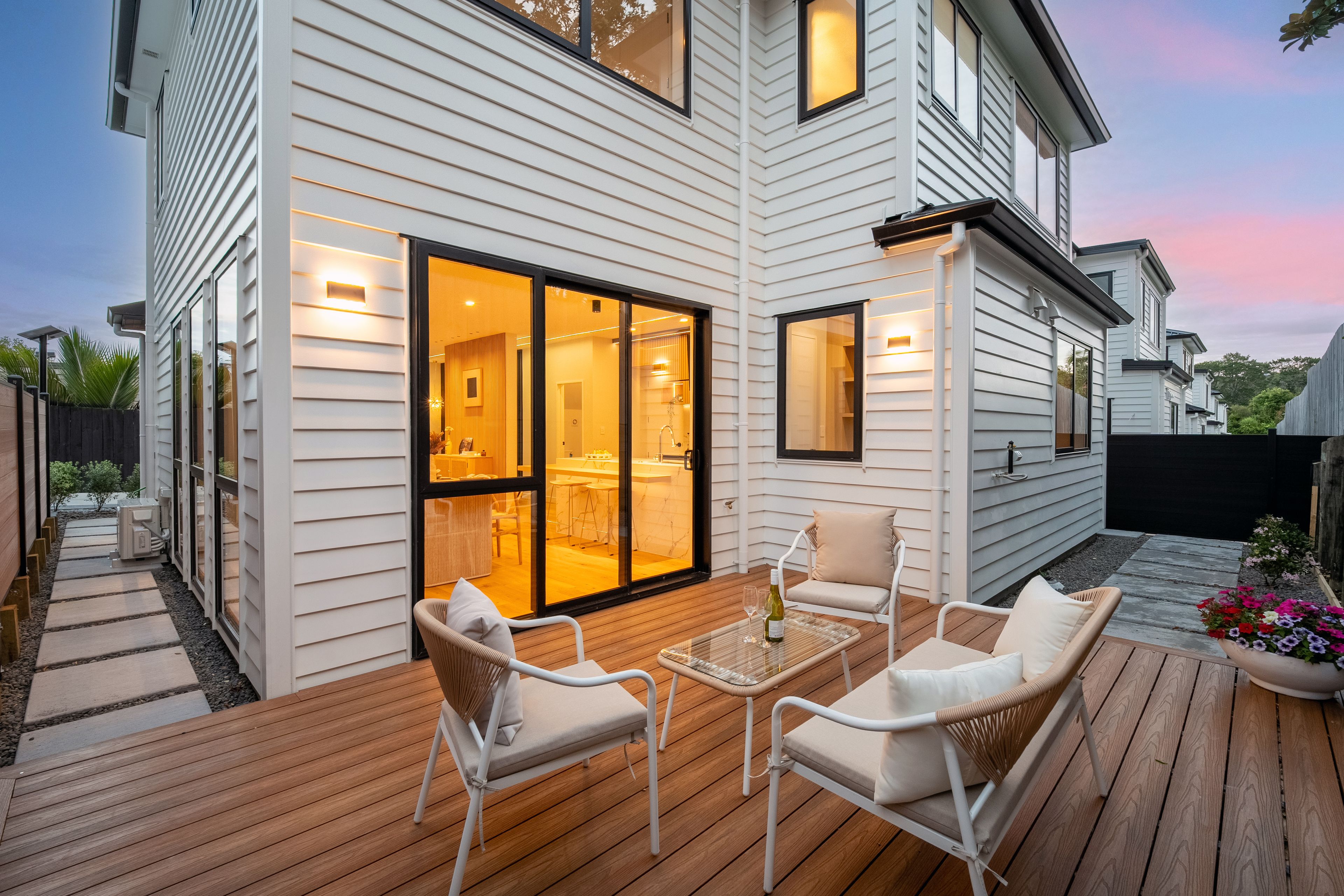 8/8 Park Rise, Campbells Bay, North Shore City