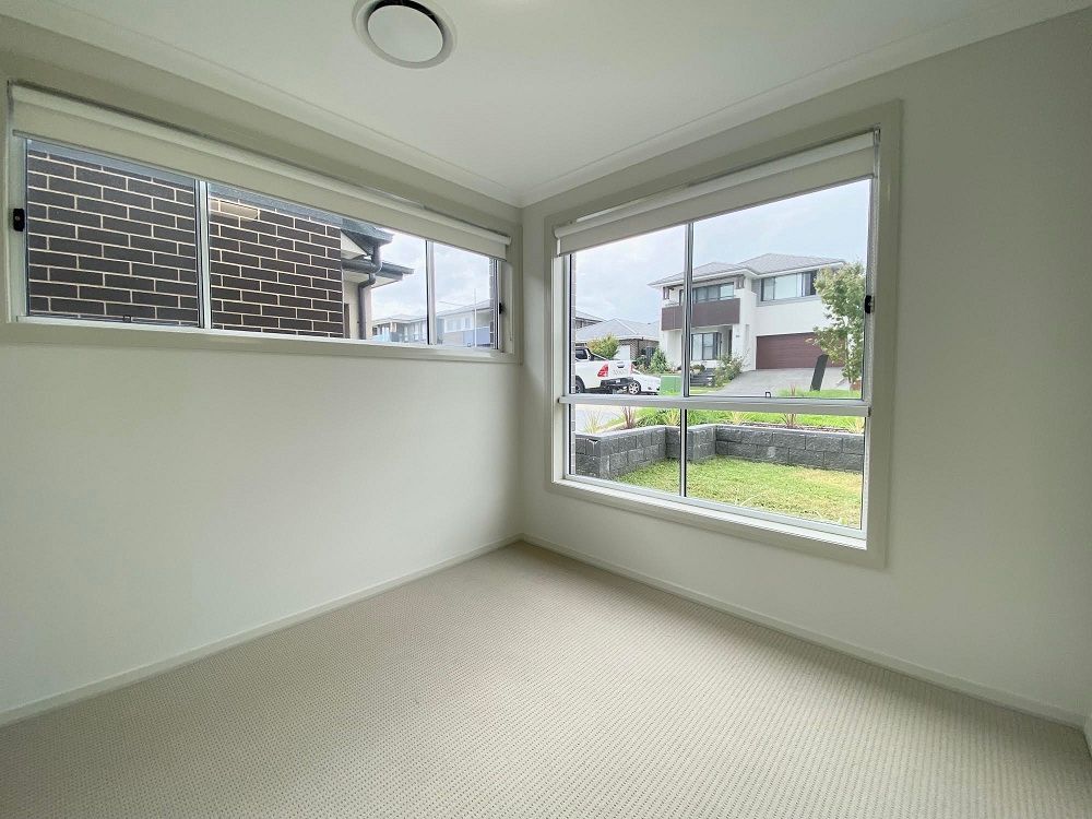 40 Mulvihill Crescent, Denham Court, NSW 2565