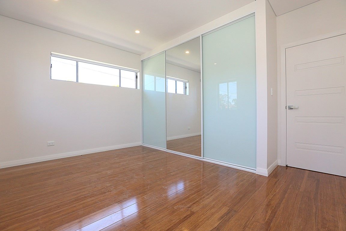 14F Glassop Street — photo 7 of 10