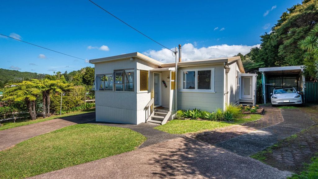 69 Cornwallis Road, Cornwallis, Waitakere City 0604 Leased House