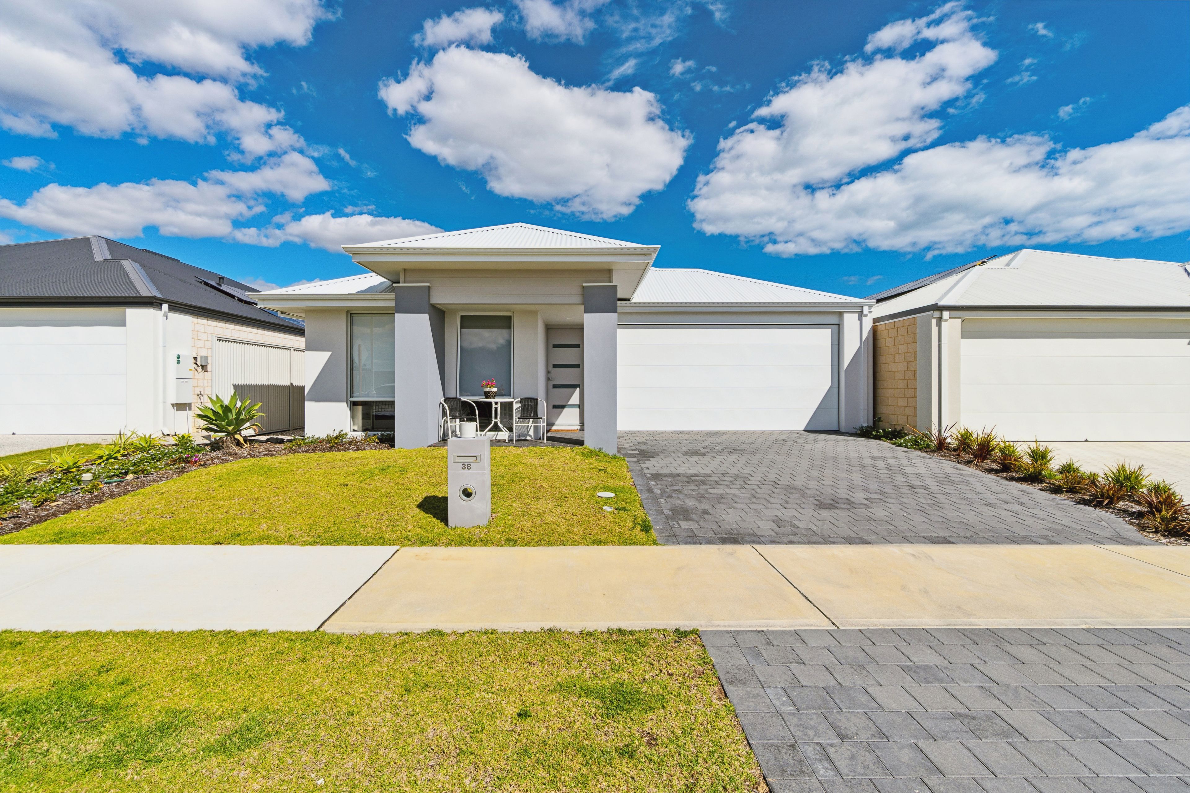 38 Jurien Avenue — photo 2 of 30