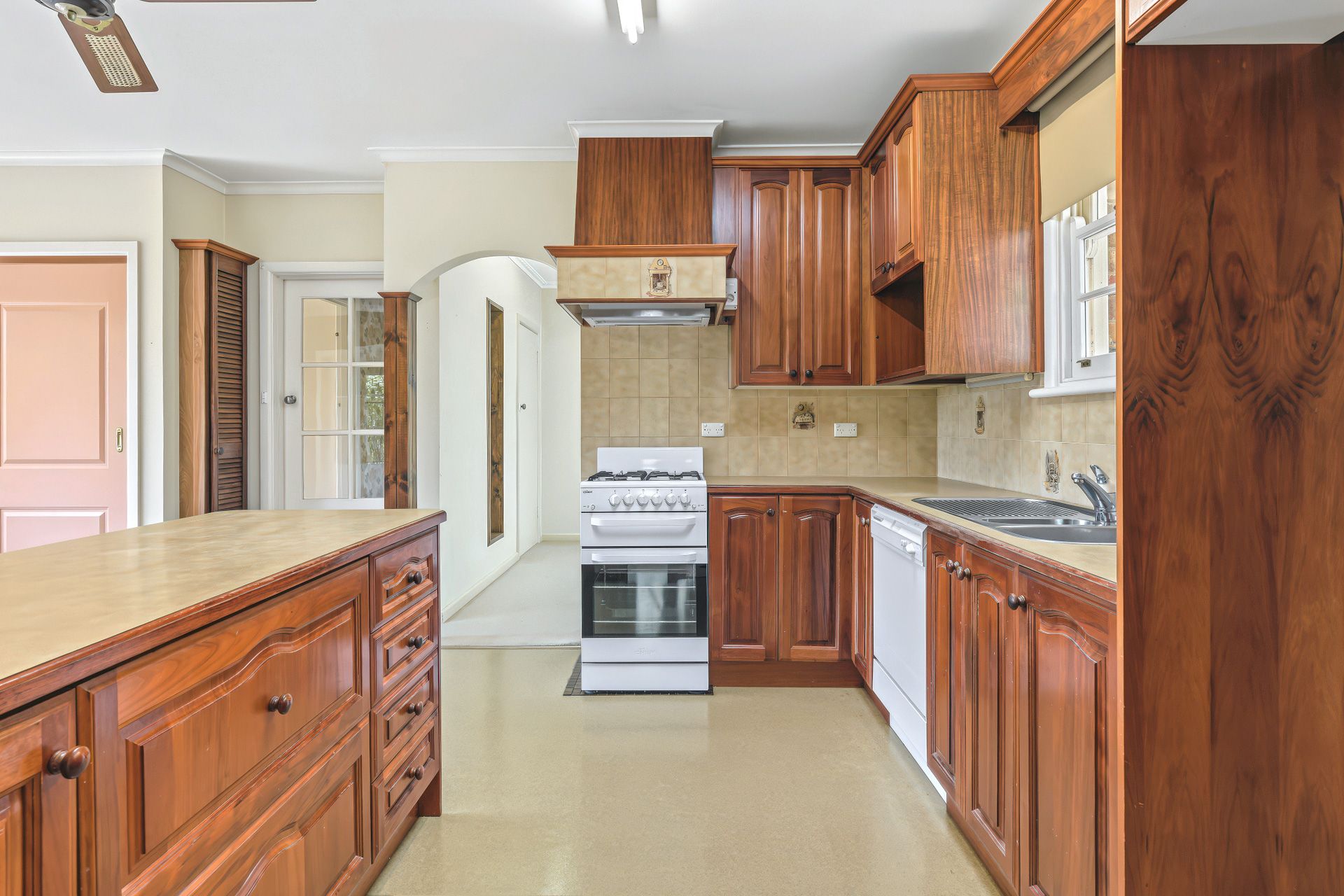 63 Barter Crescent — photo 5 of 18