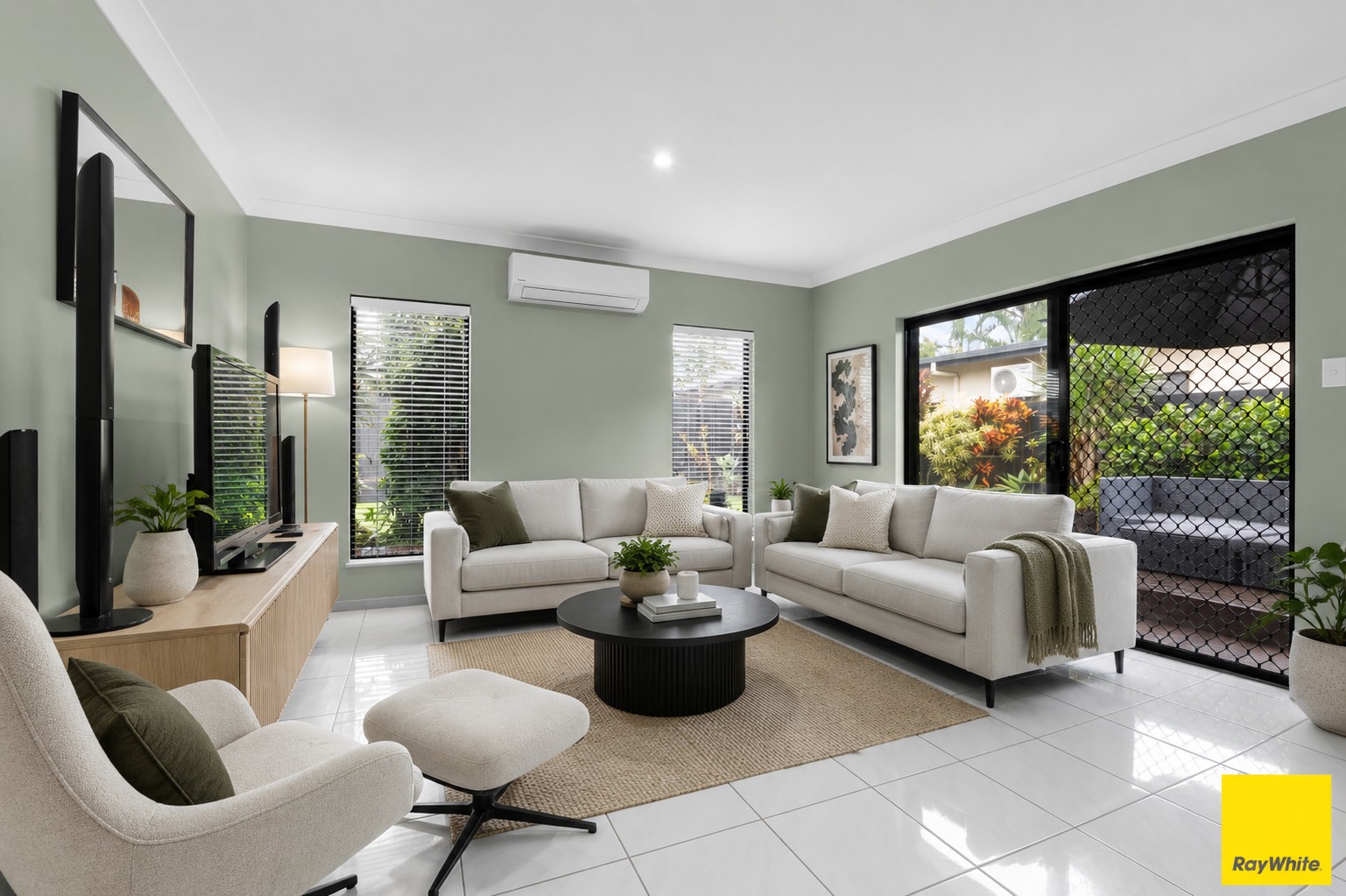 19 Redcap Bend, Trinity Park, QLD 4879