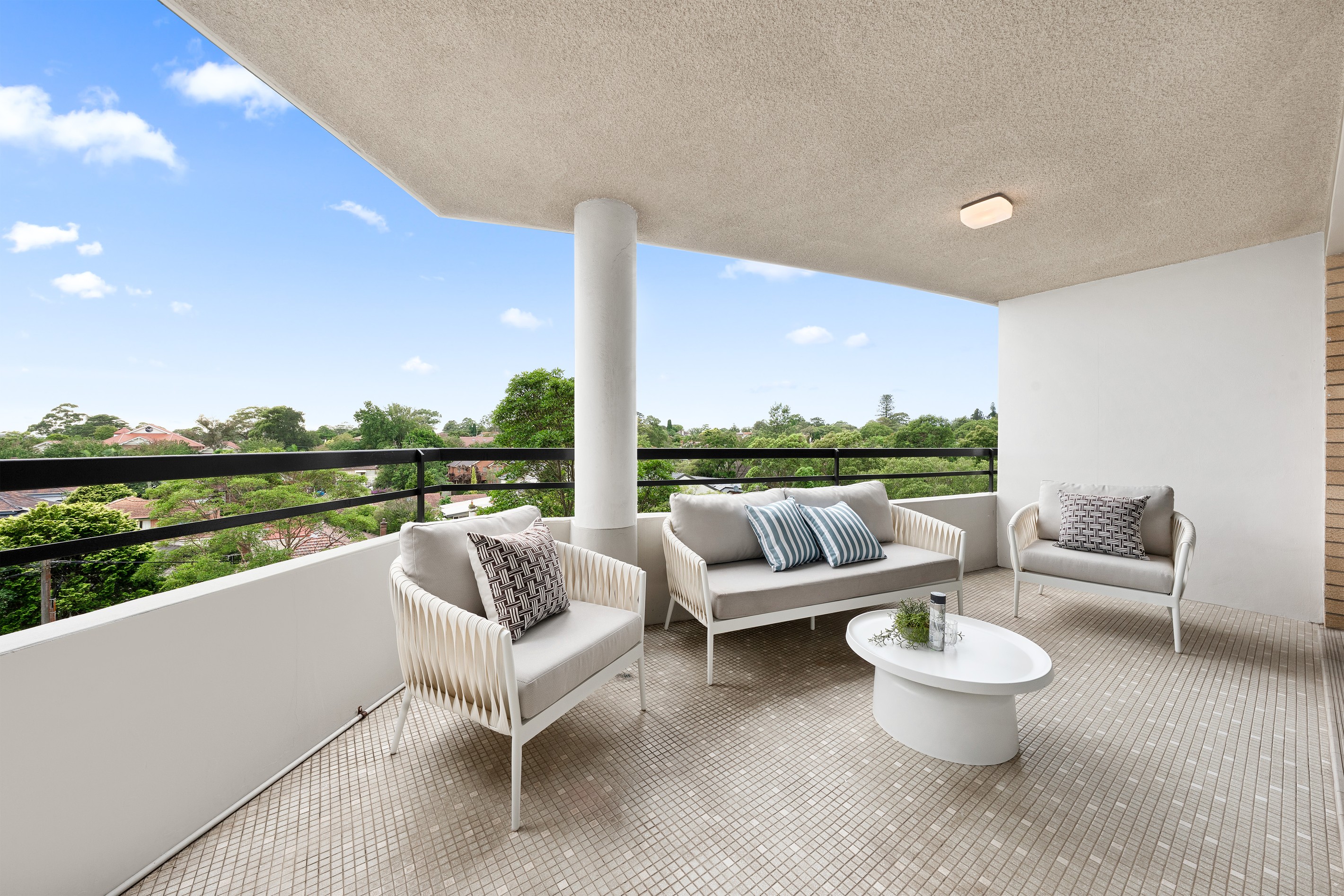 Ray White AY Realty Chatswood 公开业务图片