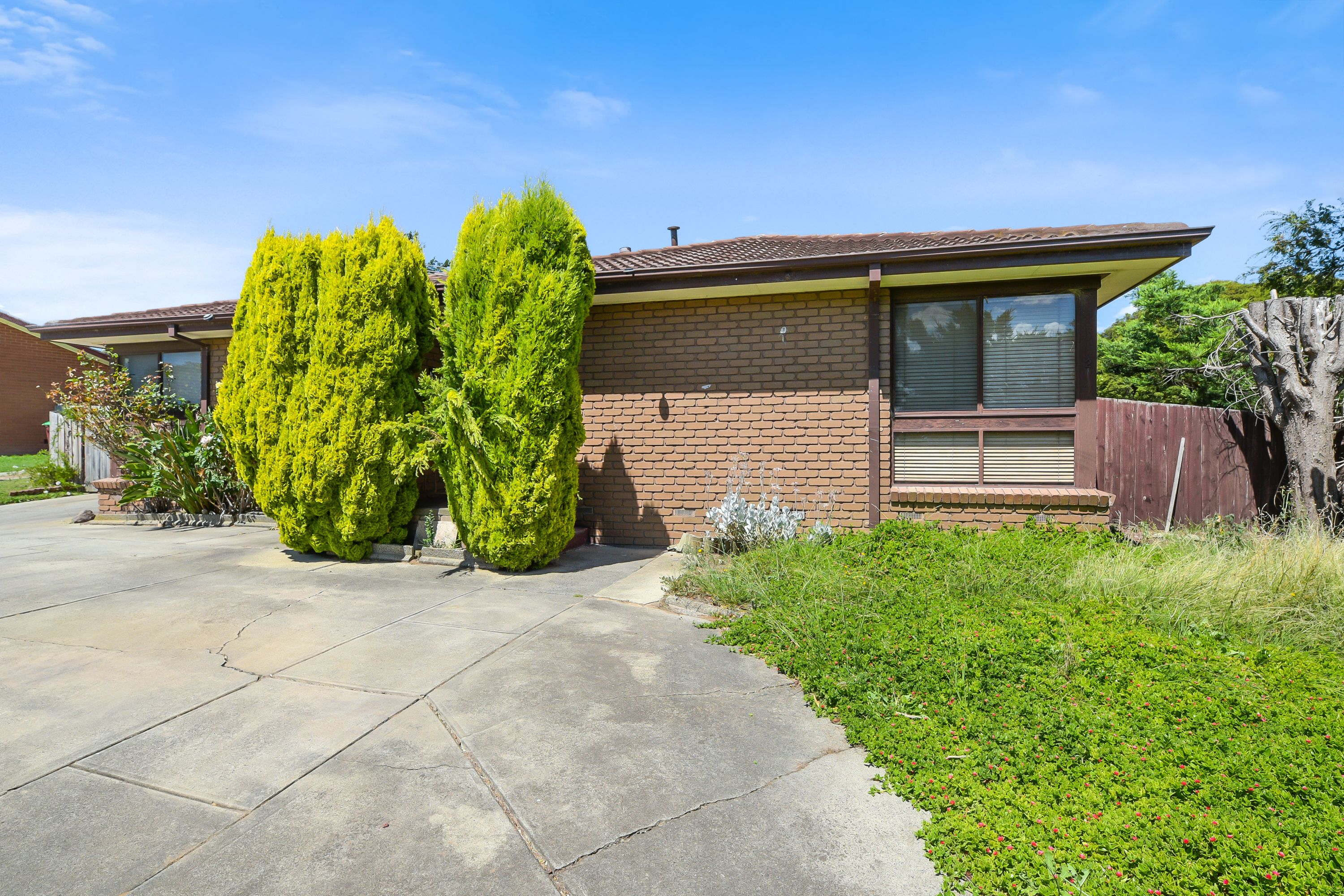 2 Monteith Crescent, Endeavour Hills, VIC 3802