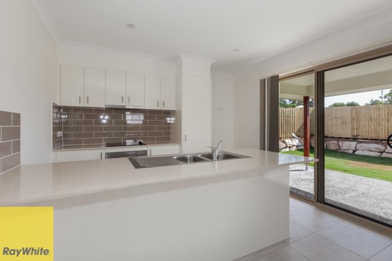 9 Wright Cresent, Flinders View, QLD 4305