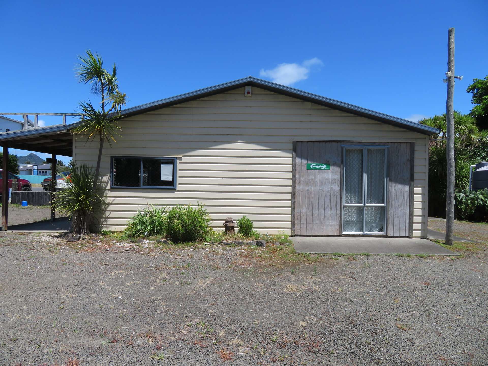 15 Takahe Road photo 3