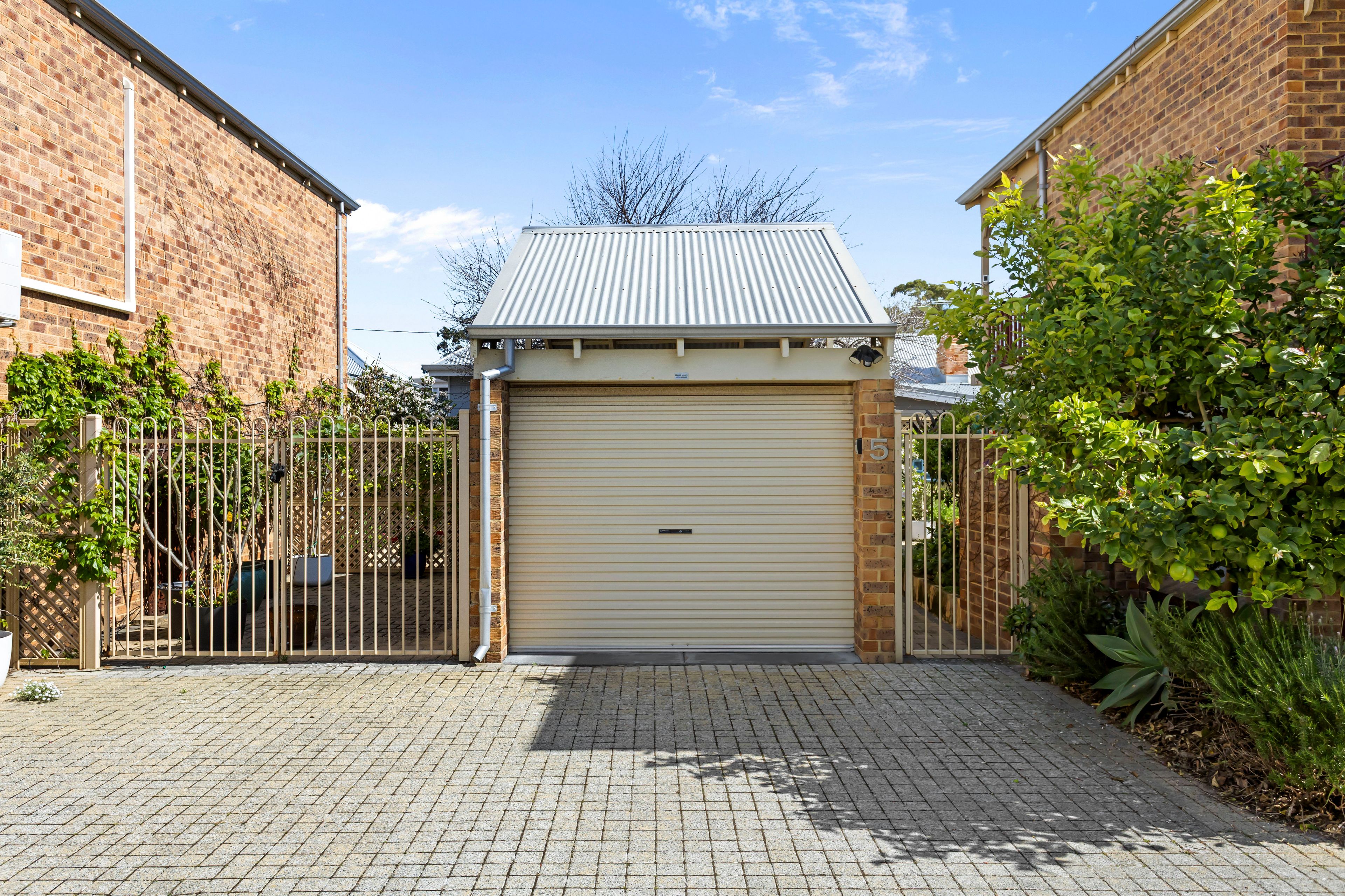 5/4 John Street — photo 22 of 27