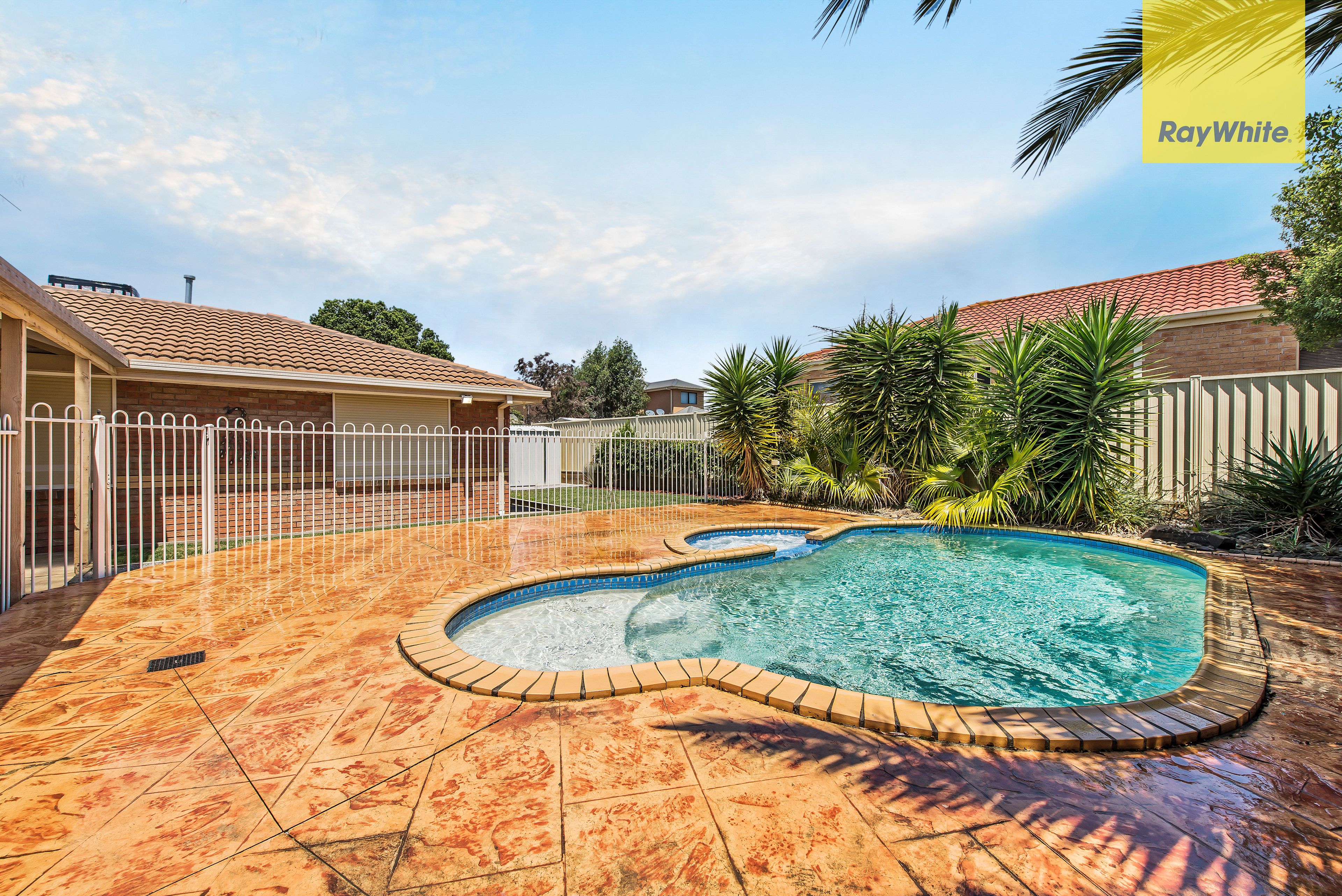 11 Ruben Drive, Sydenham, VIC 3037