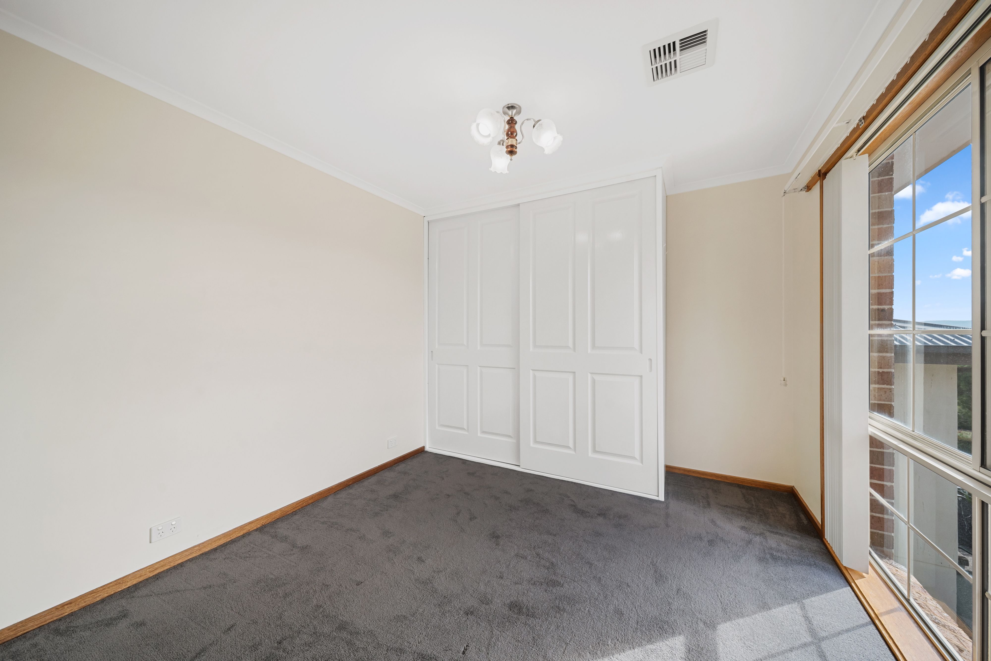 32 Currie Street — photo 11 of 21
