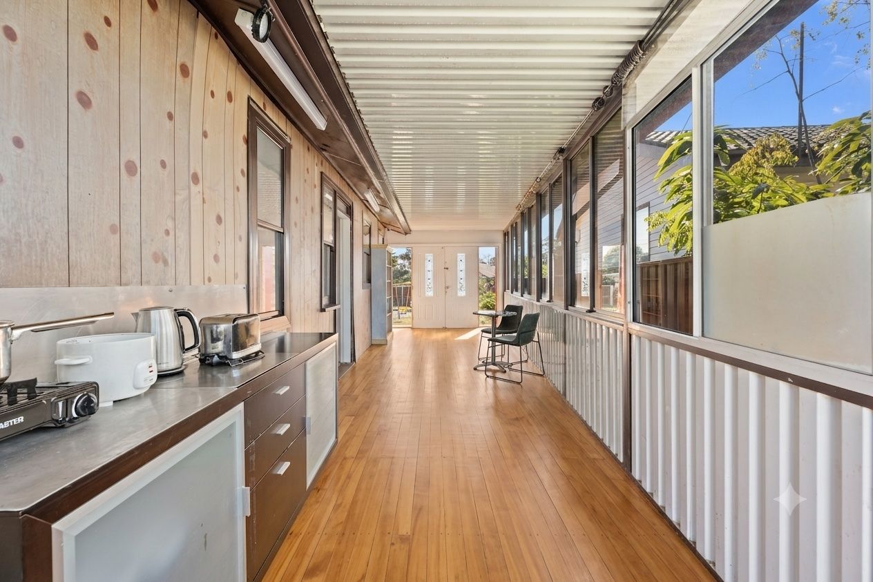 31 Riddell Crescent — photo 12 of 22