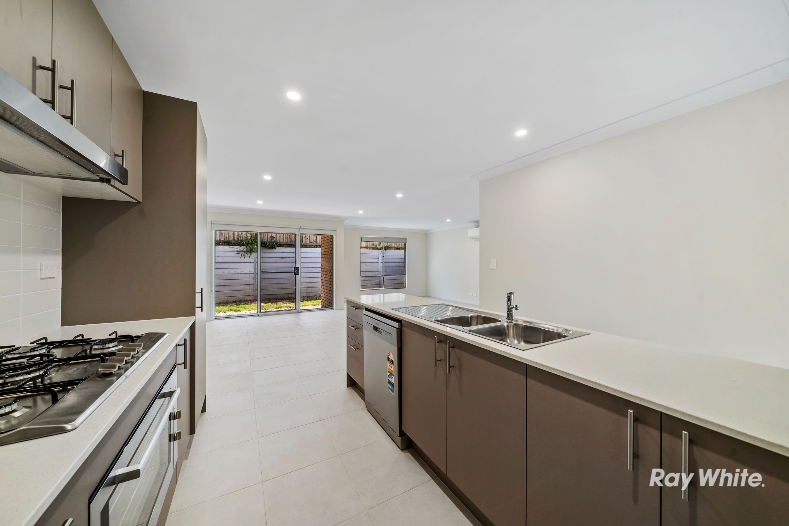 21 Mackenroth Street, Collingwood Park, QLD 4301