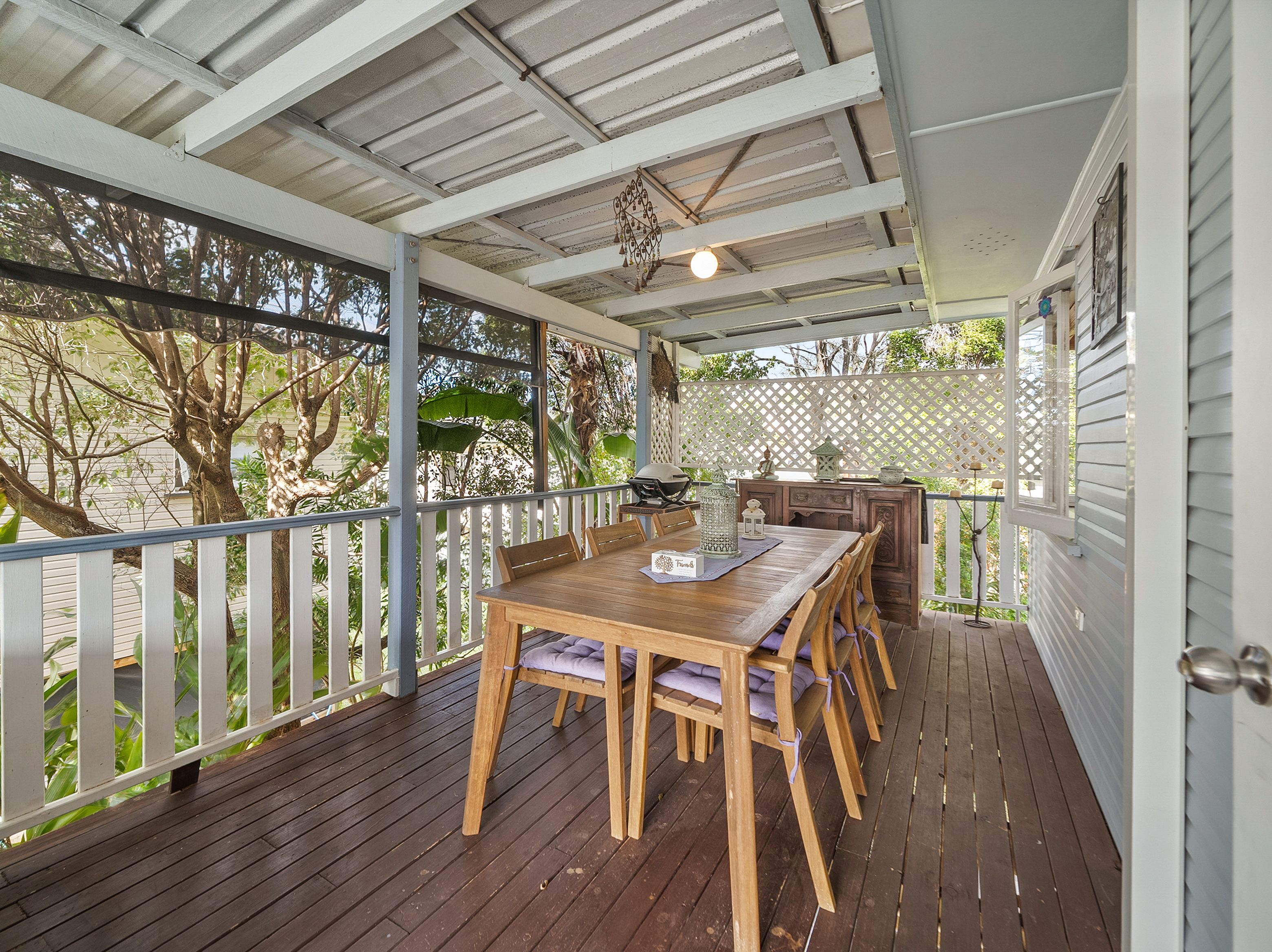 33 Ewan Street — photo 10 of 24